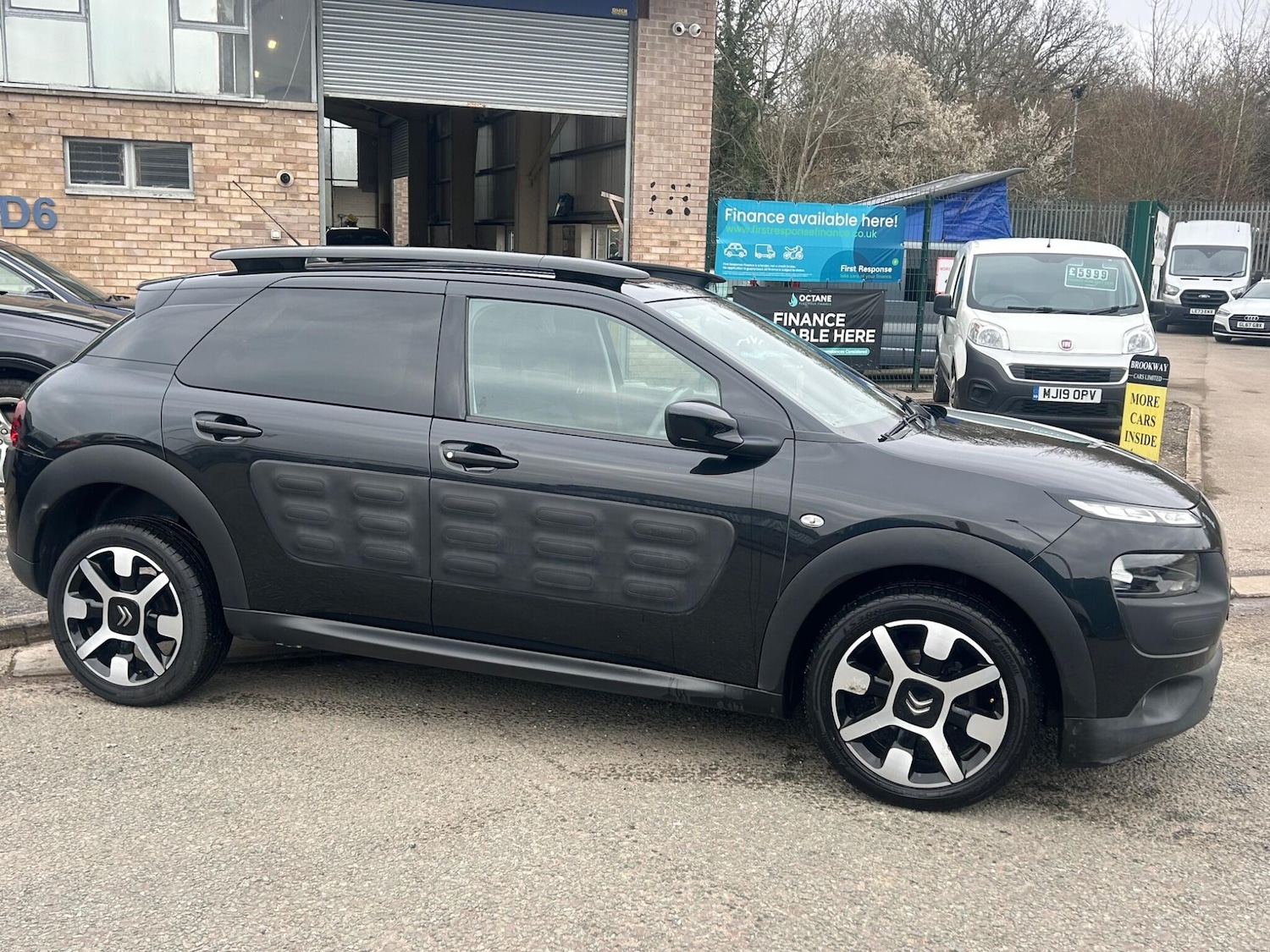 Used Citroen C4 Cactus 2015 for sale - 77793885: Photo 2