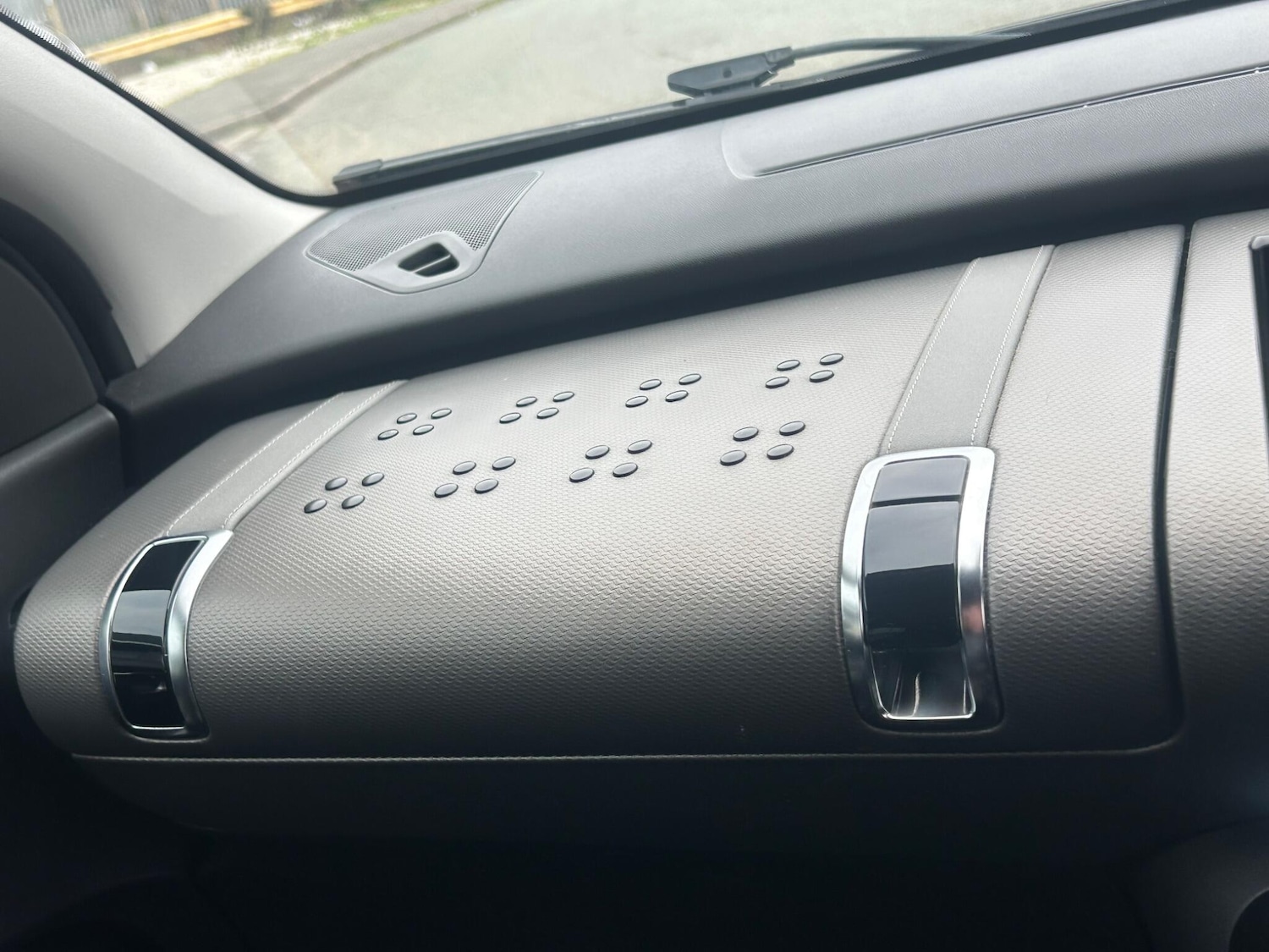 Used Citroen C4 Cactus 2015 for sale - 77793885: Photo 25