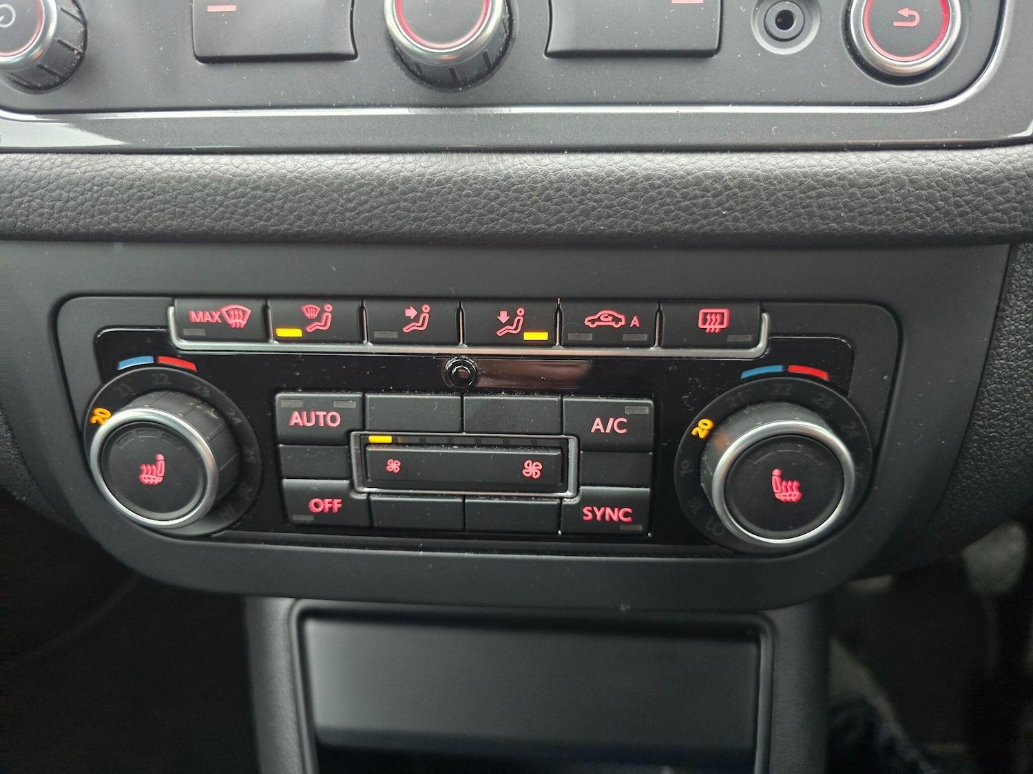 Used Volkswagen Tiguan 2015 for sale - 77039933: Photo 25