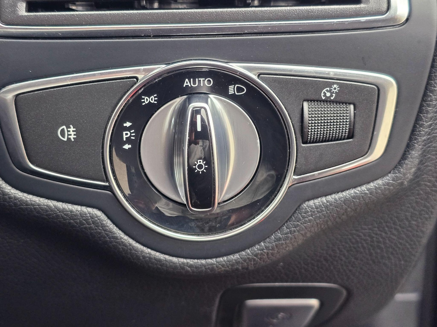 Used Mercedes-Benz C Class 2015 for sale - 78006695: Photo 39