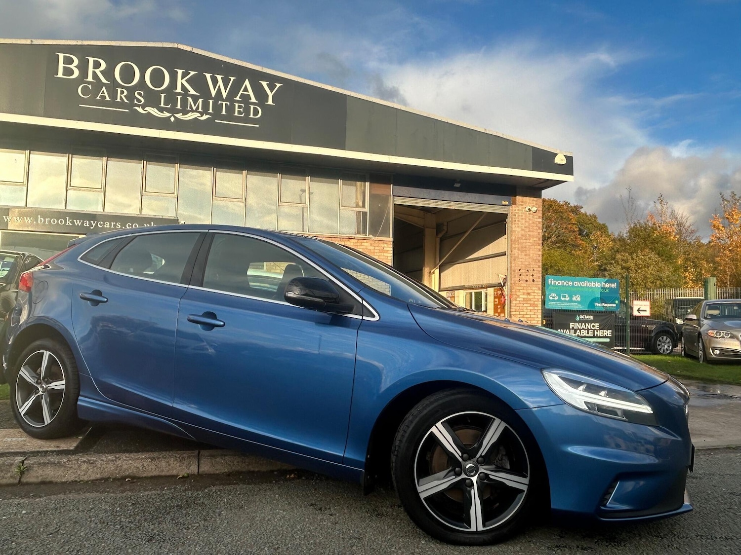 Used Volvo V40 2018 for sale - 76326958: Photo 1