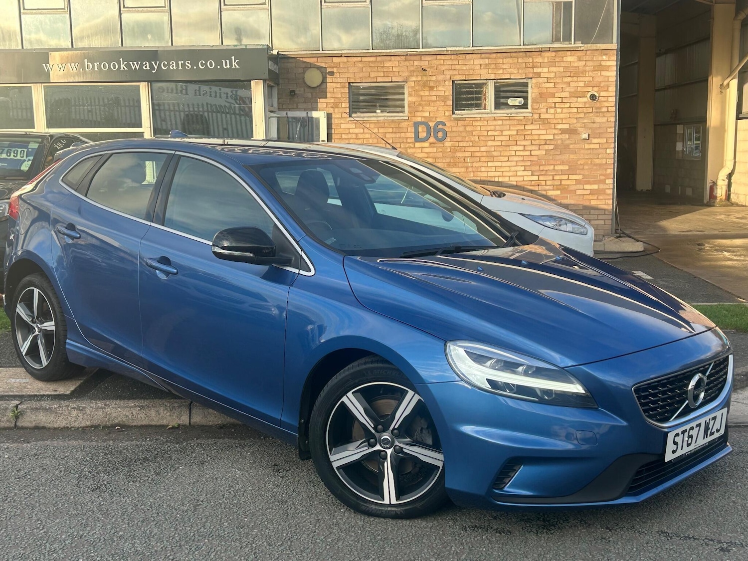 Used Volvo V40 2018 for sale - 76326958: Photo 16