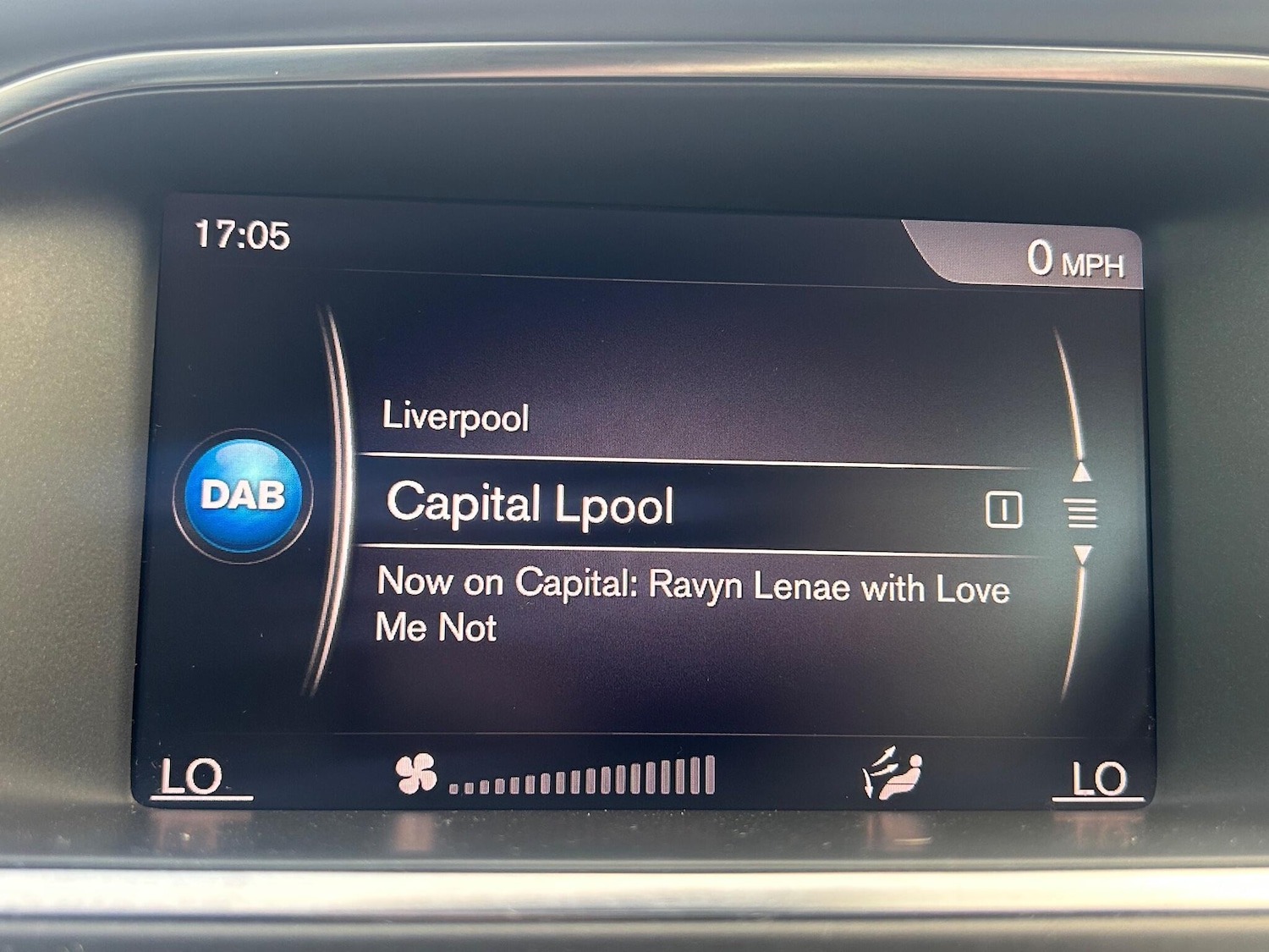 Used Volvo V40 2018 for sale - 76326958: Photo 25