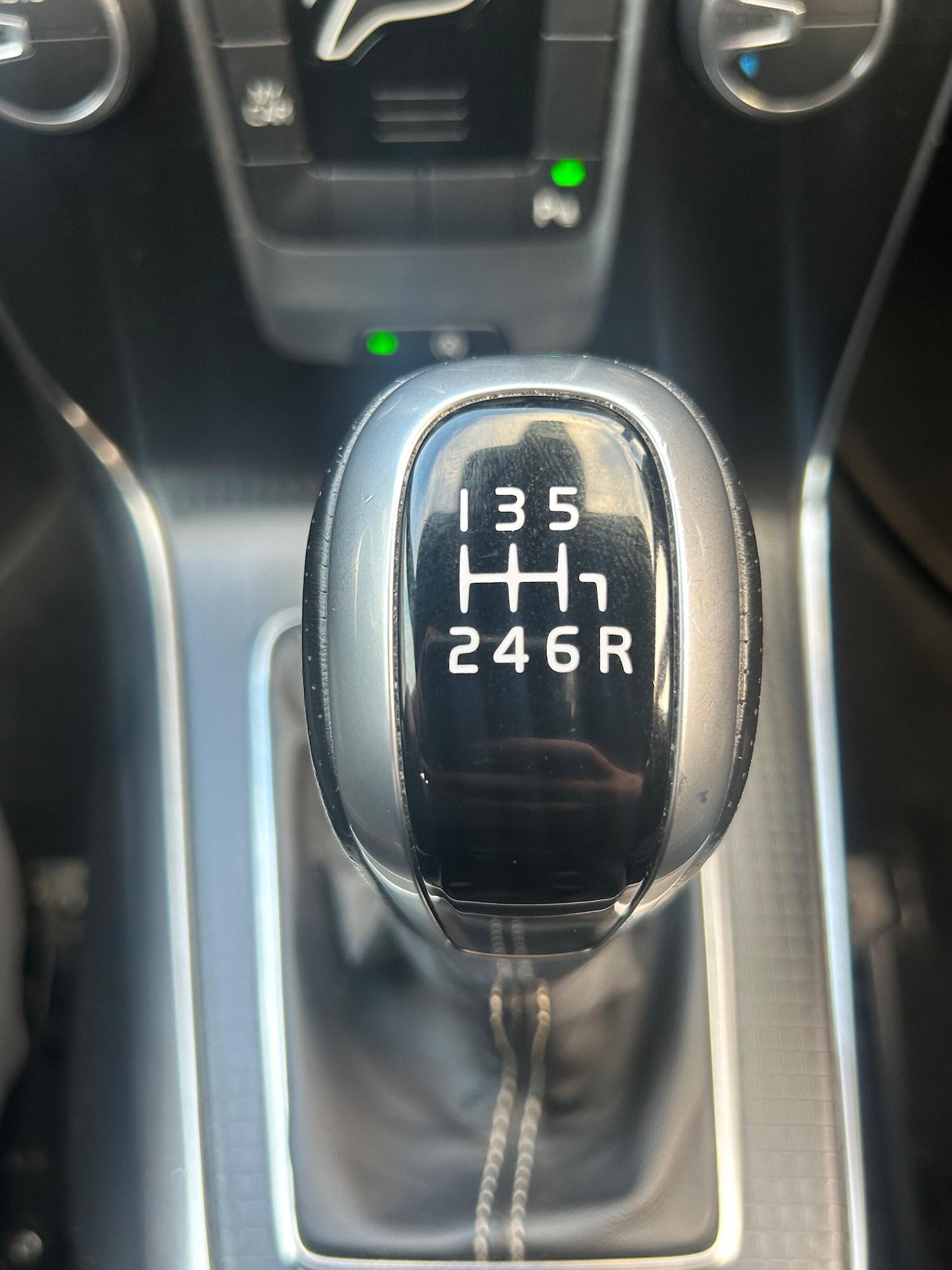 Used Volvo V40 2018 for sale - 76326958: Photo 26