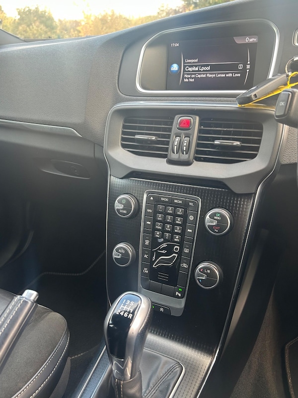Used Volvo V40 2018 for sale - 76326958: Photo 27