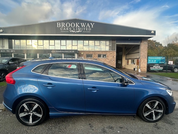 Used Volvo V40 2018 for sale - 76326958: Photo 2