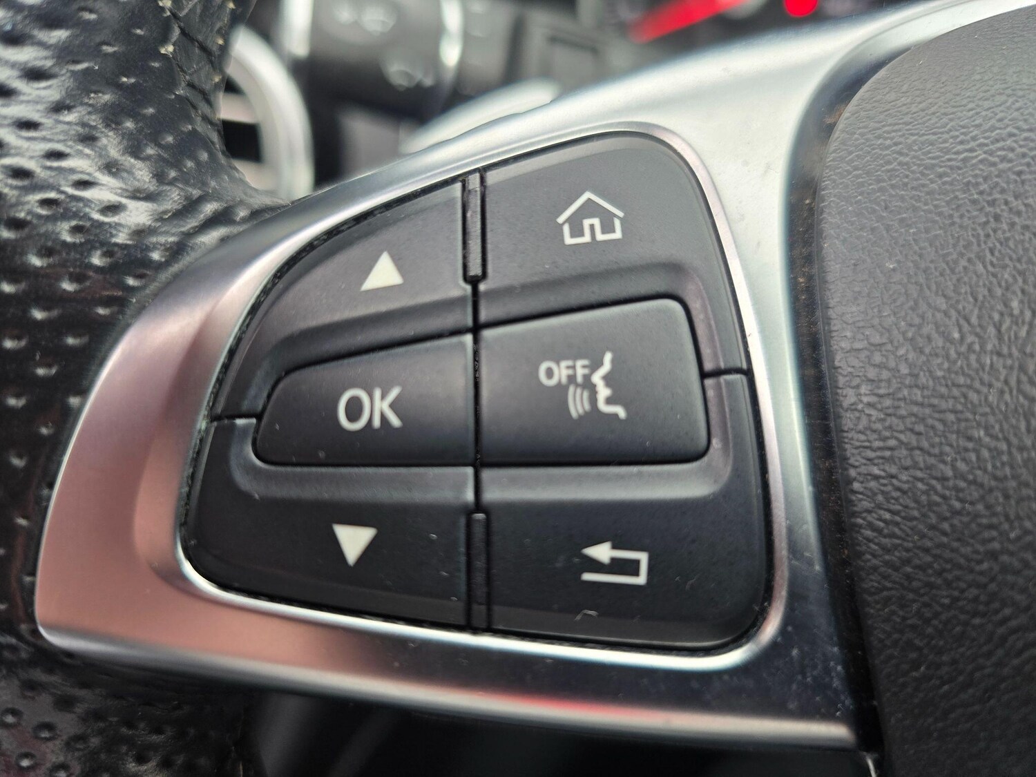 Used Mercedes-Benz GLC for sale - 77993531: Photo 32