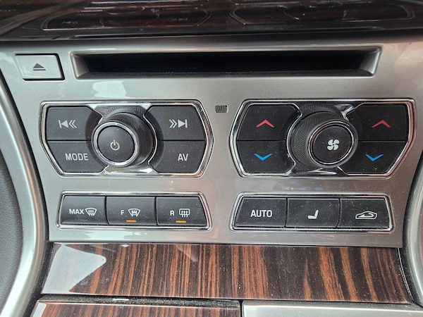 Used Jaguar XF 2015 for sale - 75719676: Photo 24