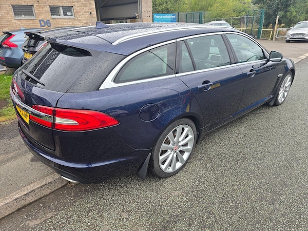 Used Jaguar XF 2015 for sale - 75719676: Photo 4
