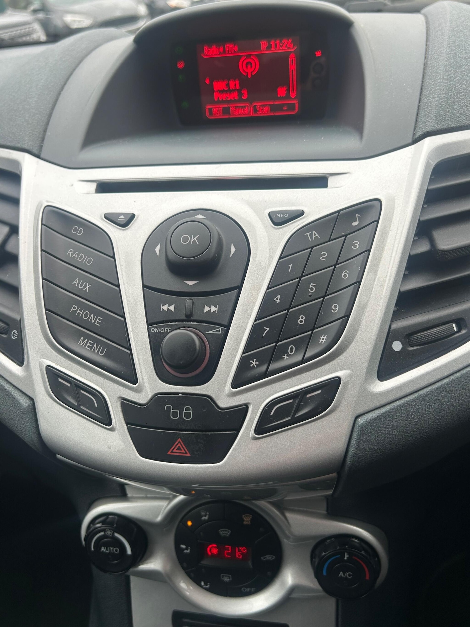 Used Ford Fiesta 2010 for sale - 76512064: Photo 27