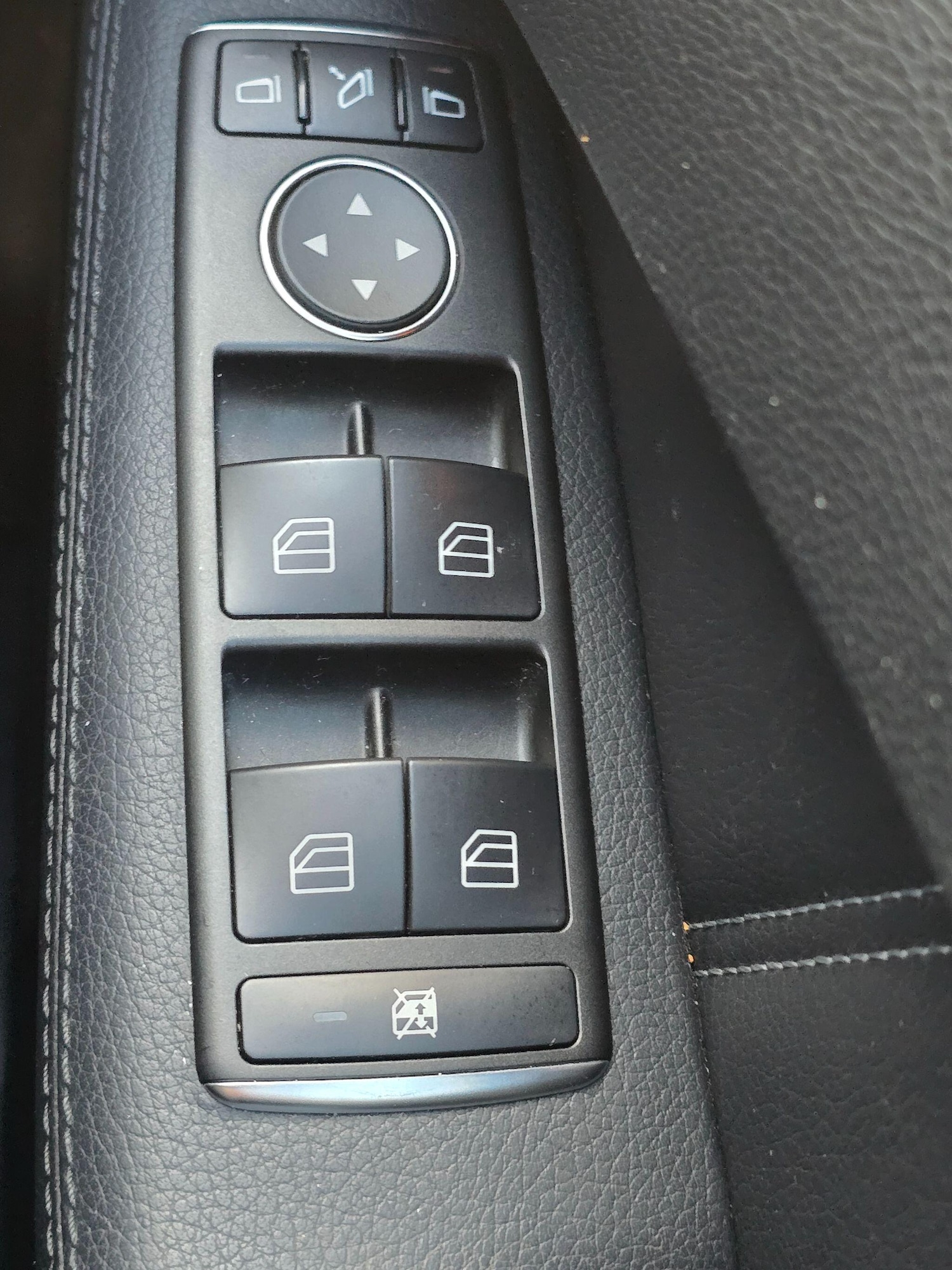 Used Mercedes-Benz E Class 2014 for sale - 77215524: Photo 32