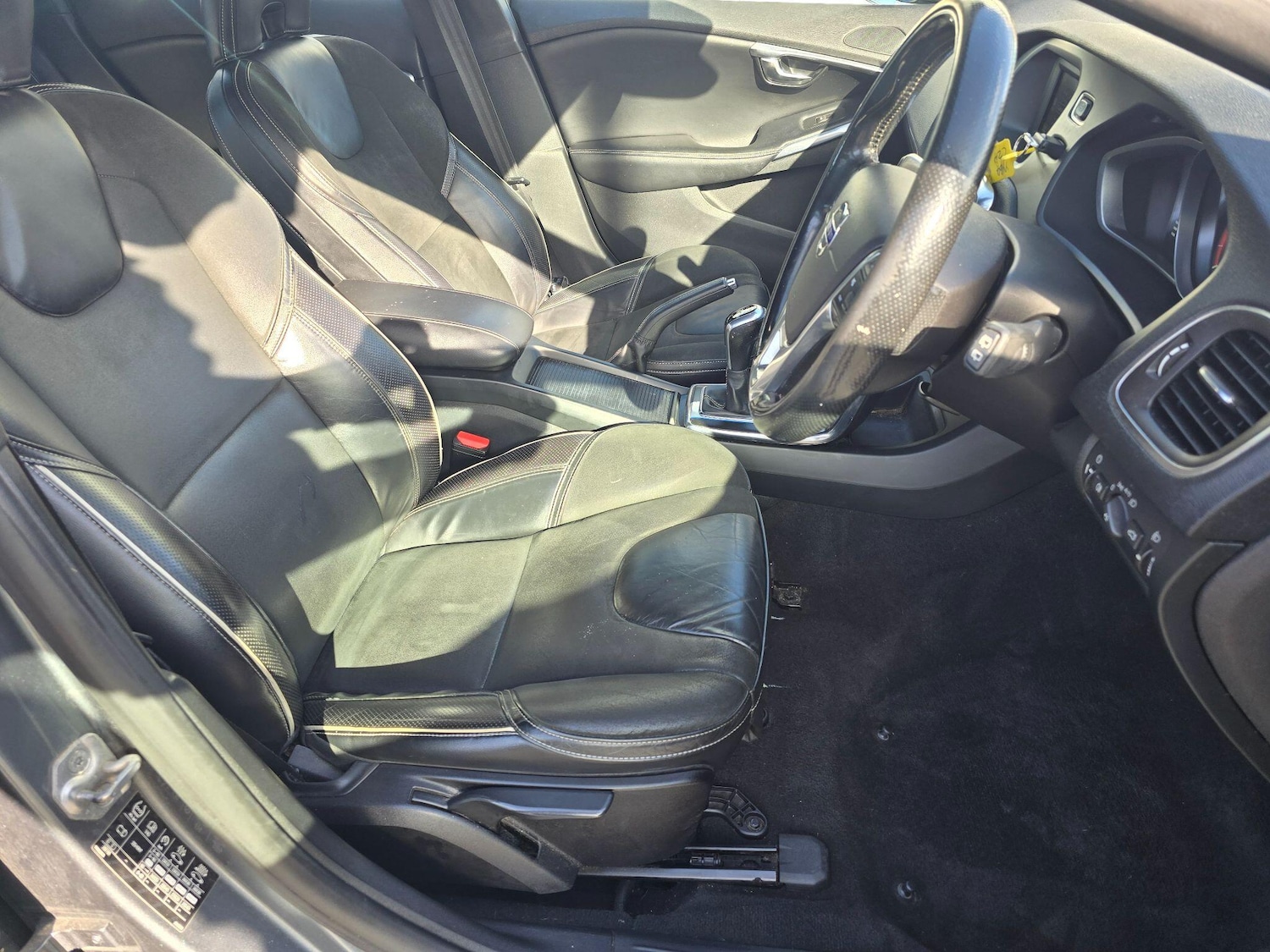 Used Volvo V40 2014 for sale - 76398872: Photo 12