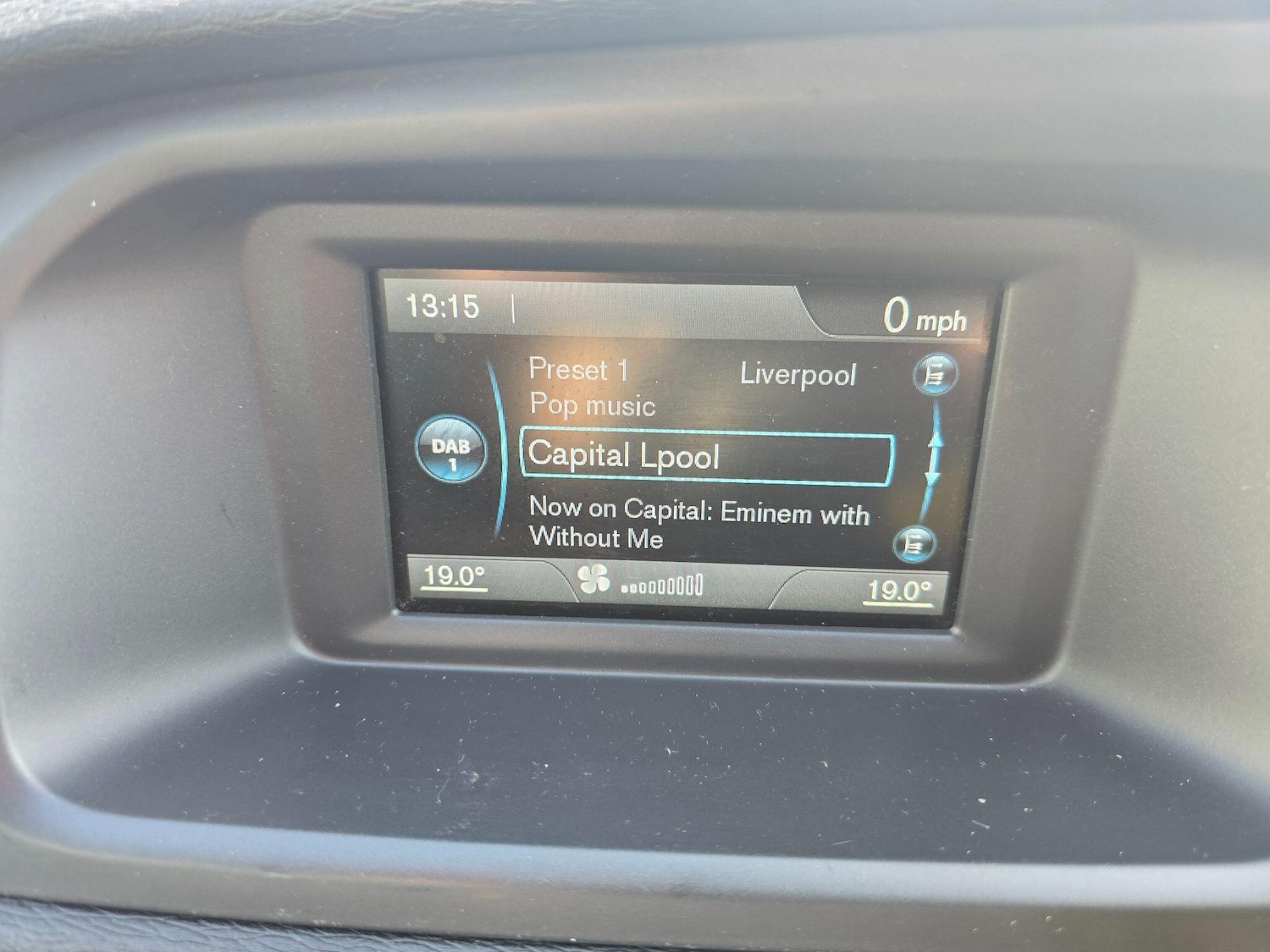 Used Volvo V40 2014 for sale - 76398872: Photo 19