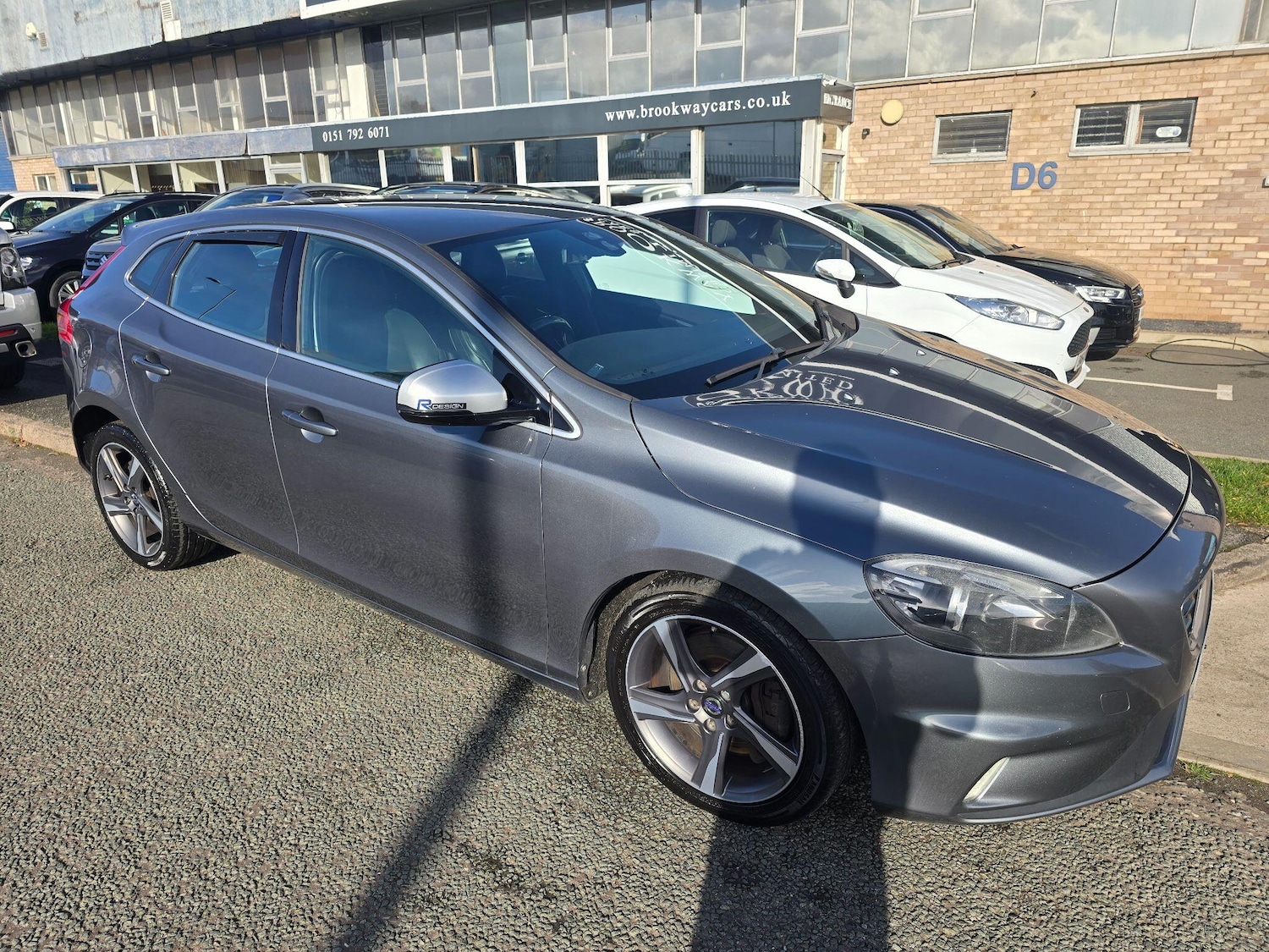 Used Volvo V40 2014 for sale - 76398872: Photo 5