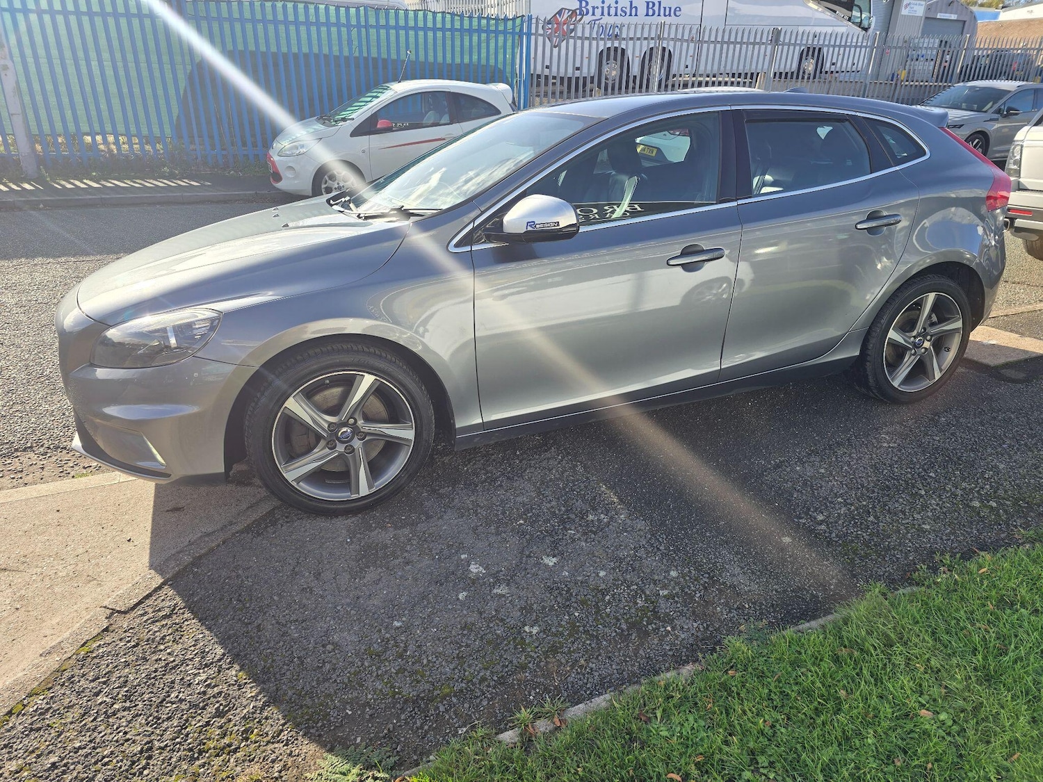 Used Volvo V40 2014 for sale - 76398872: Photo 8