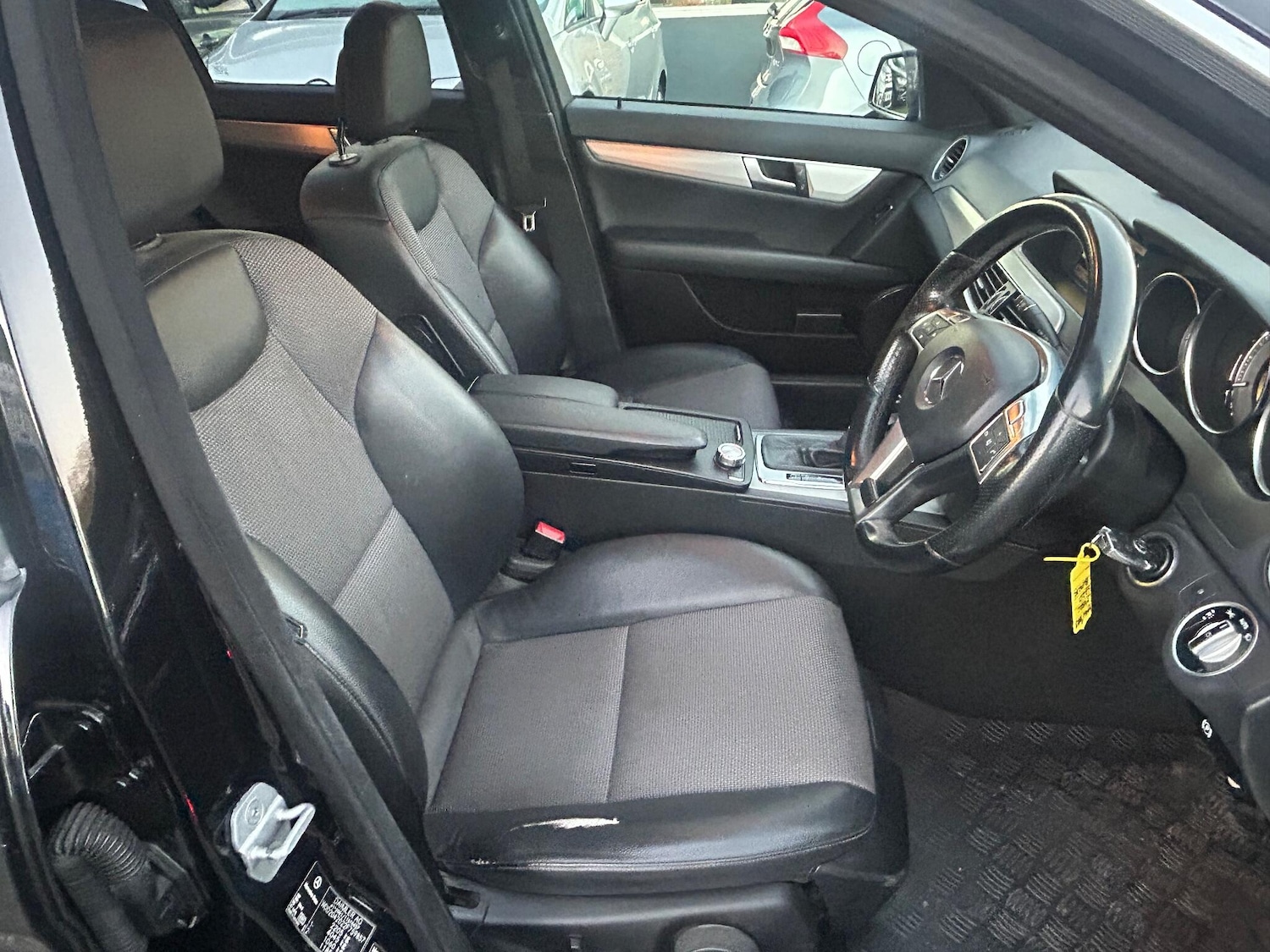 Used Mercedes-Benz C Class 2011 for sale - 76608296: Photo 12