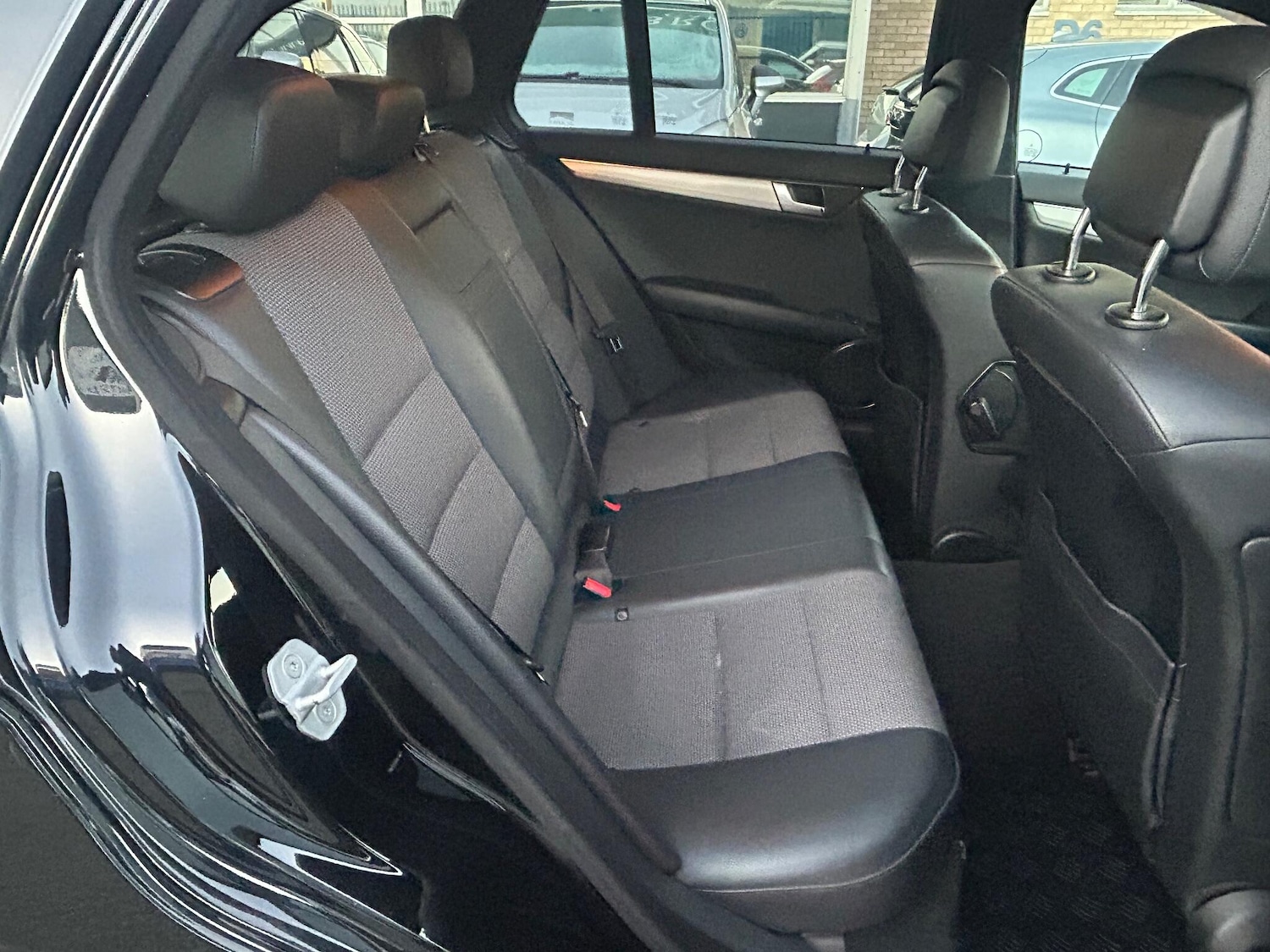 Used Mercedes-Benz C Class 2011 for sale - 76608296: Photo 13