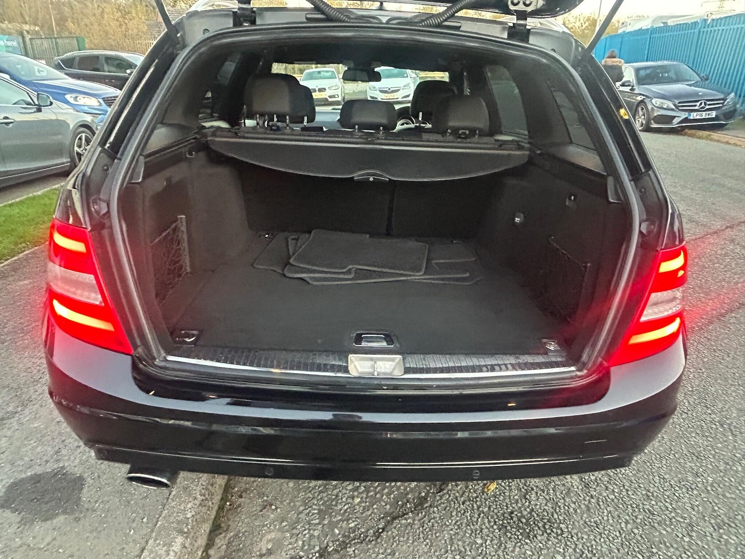 Used Mercedes-Benz C Class 2011 for sale - 76608296: Photo 17