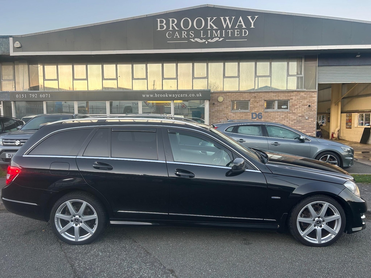 Used Mercedes-Benz C Class 2011 for sale - 76608296: Photo 2