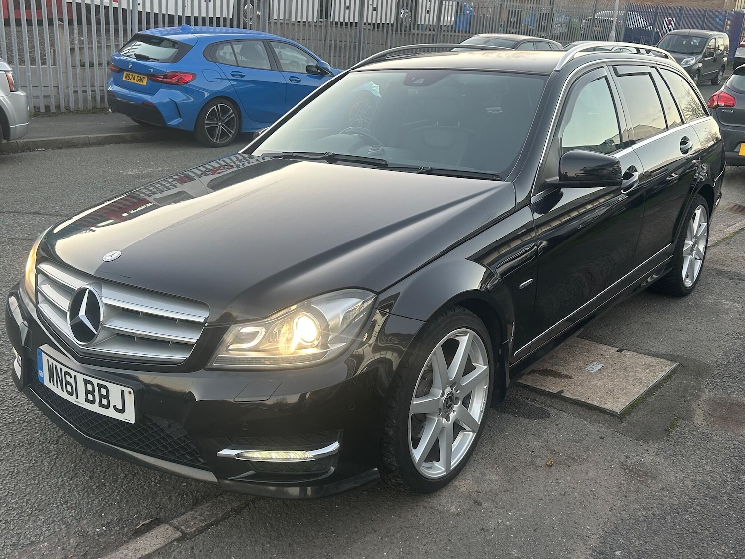 Used Mercedes-Benz C Class 2011 for sale - 76608296: Photo 5
