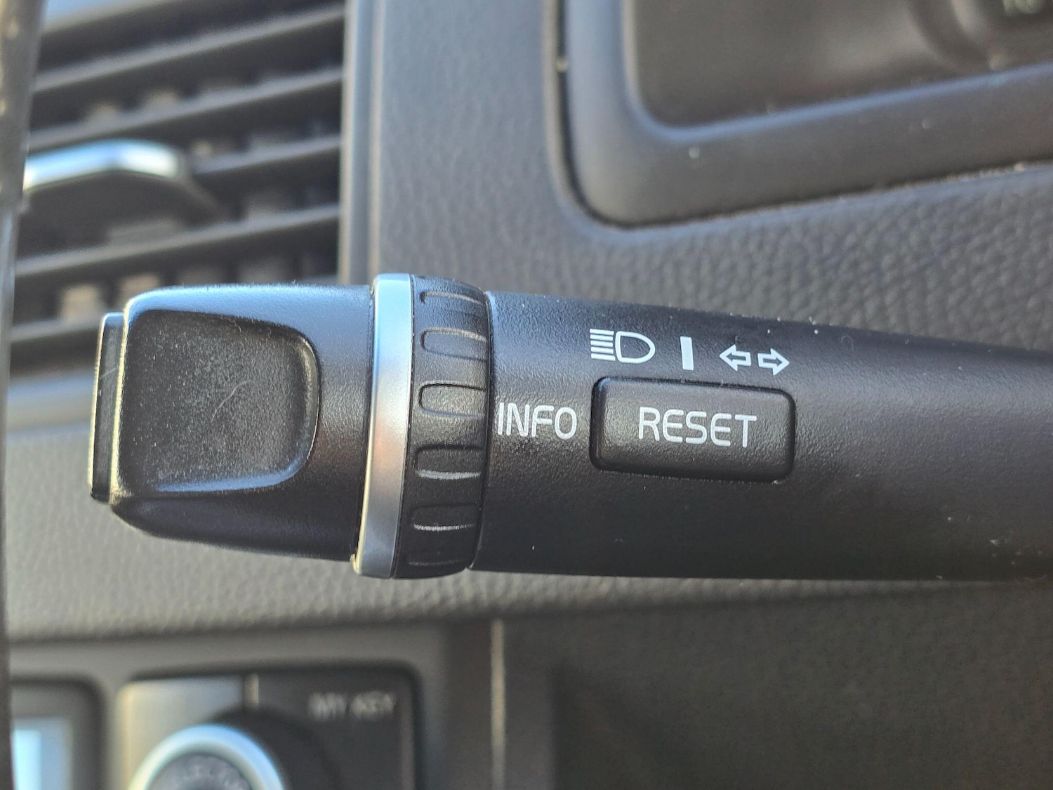 Used Volvo XC90 2014 for sale - 76781768: Photo 32