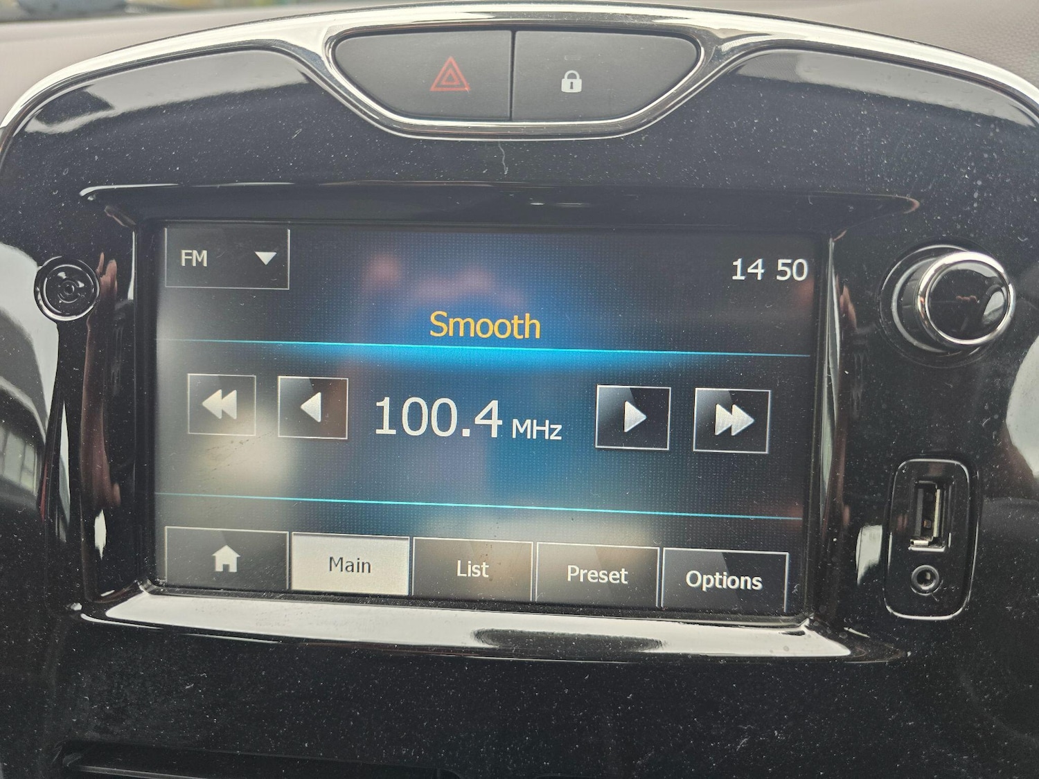 Used Renault Clio 2014 for sale - 76337230: Photo 16