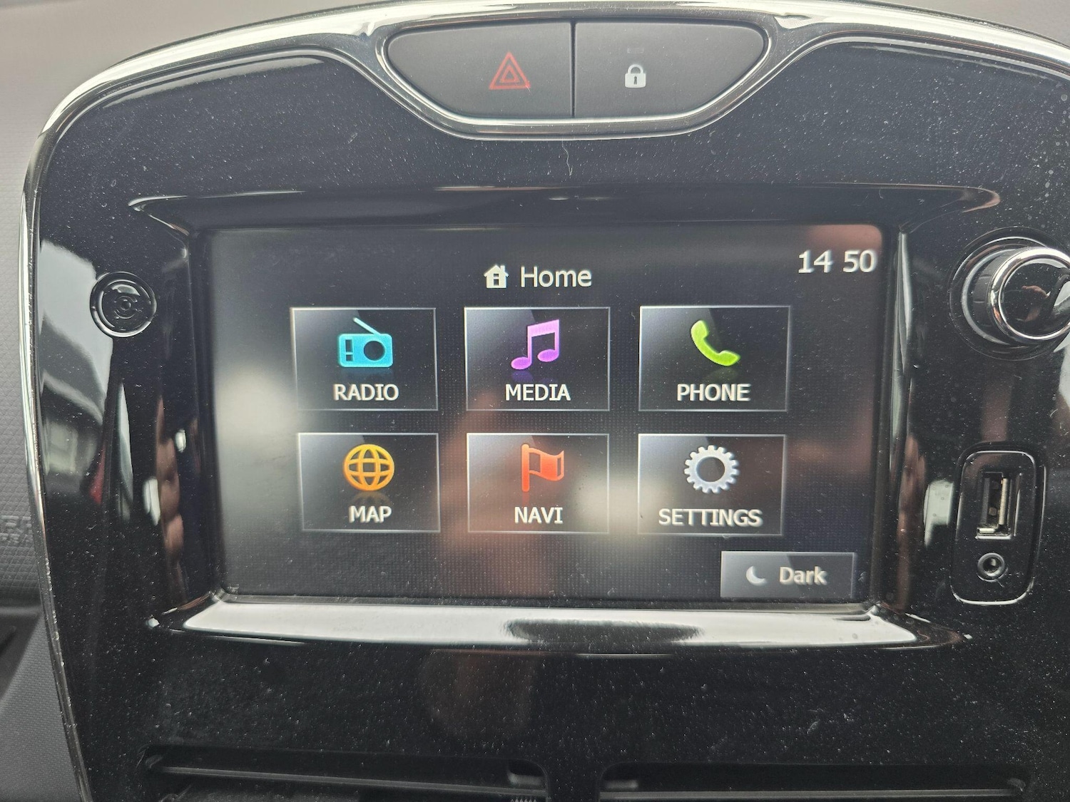 Used Renault Clio 2014 for sale - 76337230: Photo 17