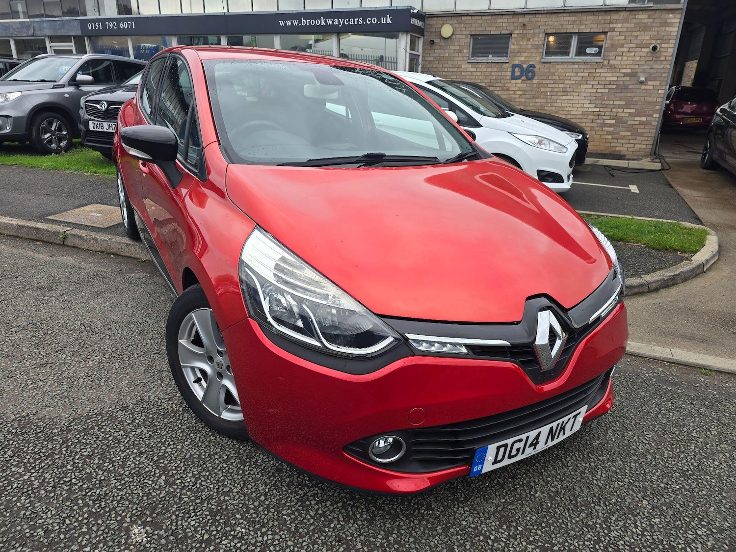 Used Renault Clio 2014 for sale - 76337230: Photo 2