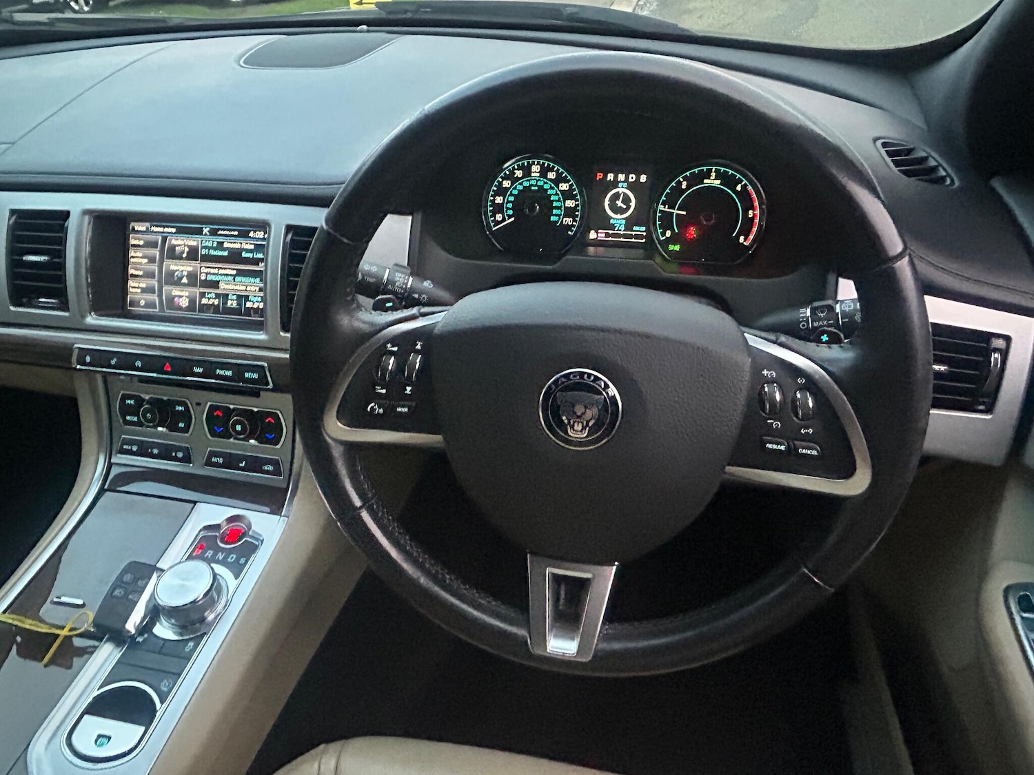 Used Jaguar XF 2015 for sale - 76689541: Photo 10