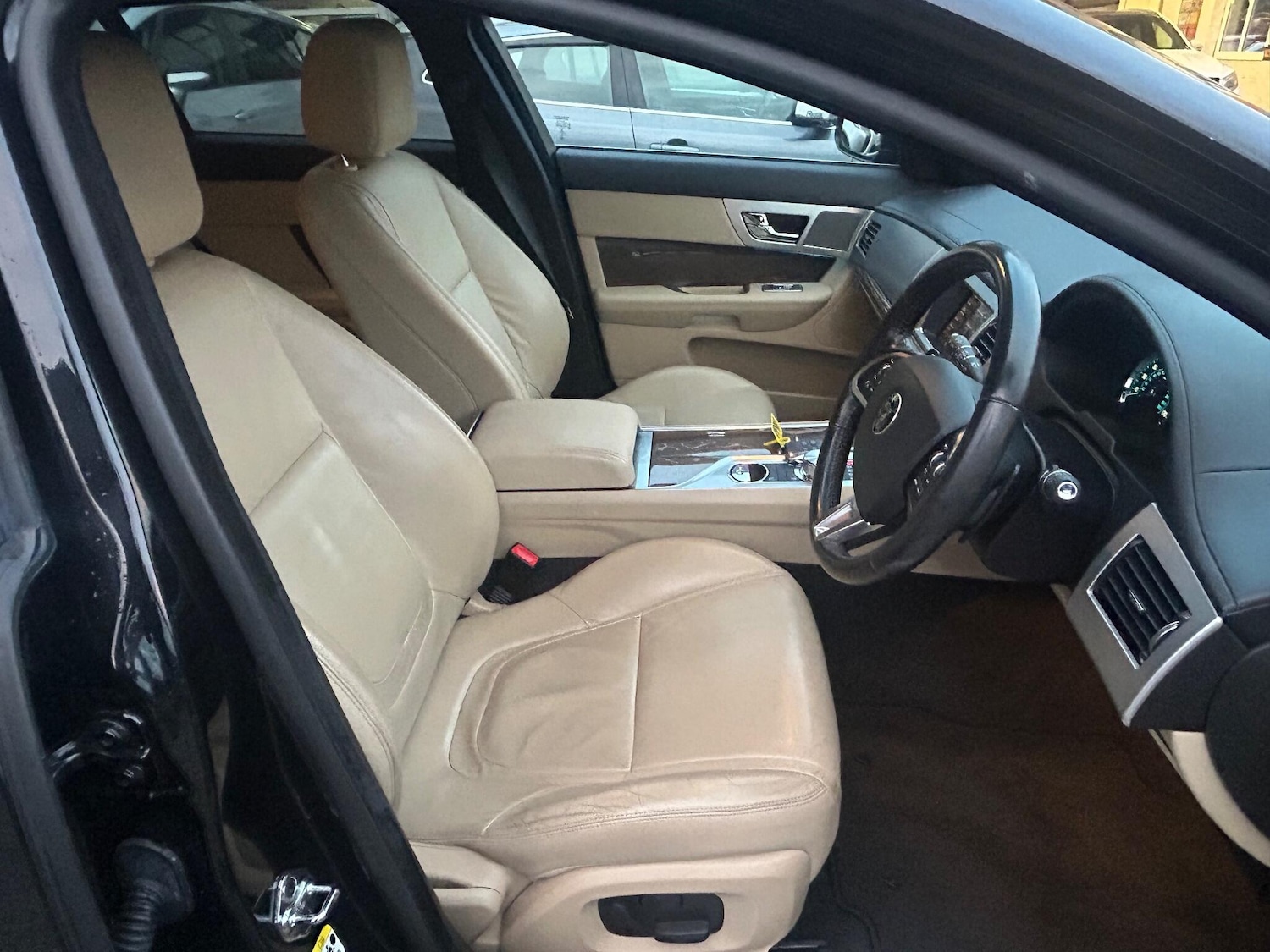 Used Jaguar XF 2015 for sale - 76689541: Photo 12