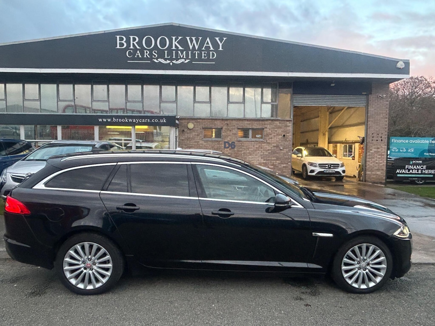 Used Jaguar XF 2015 for sale - 76689541: Photo 17