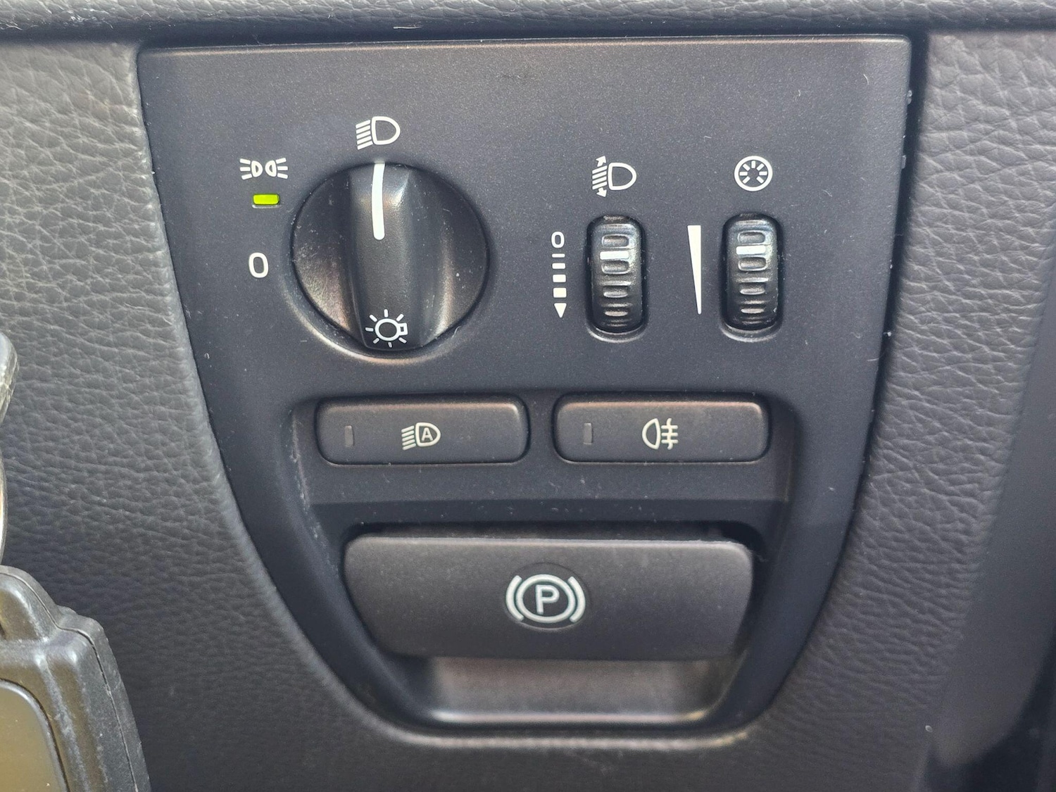 Used Volvo XC90 2014 for sale - 77305220: Photo 34