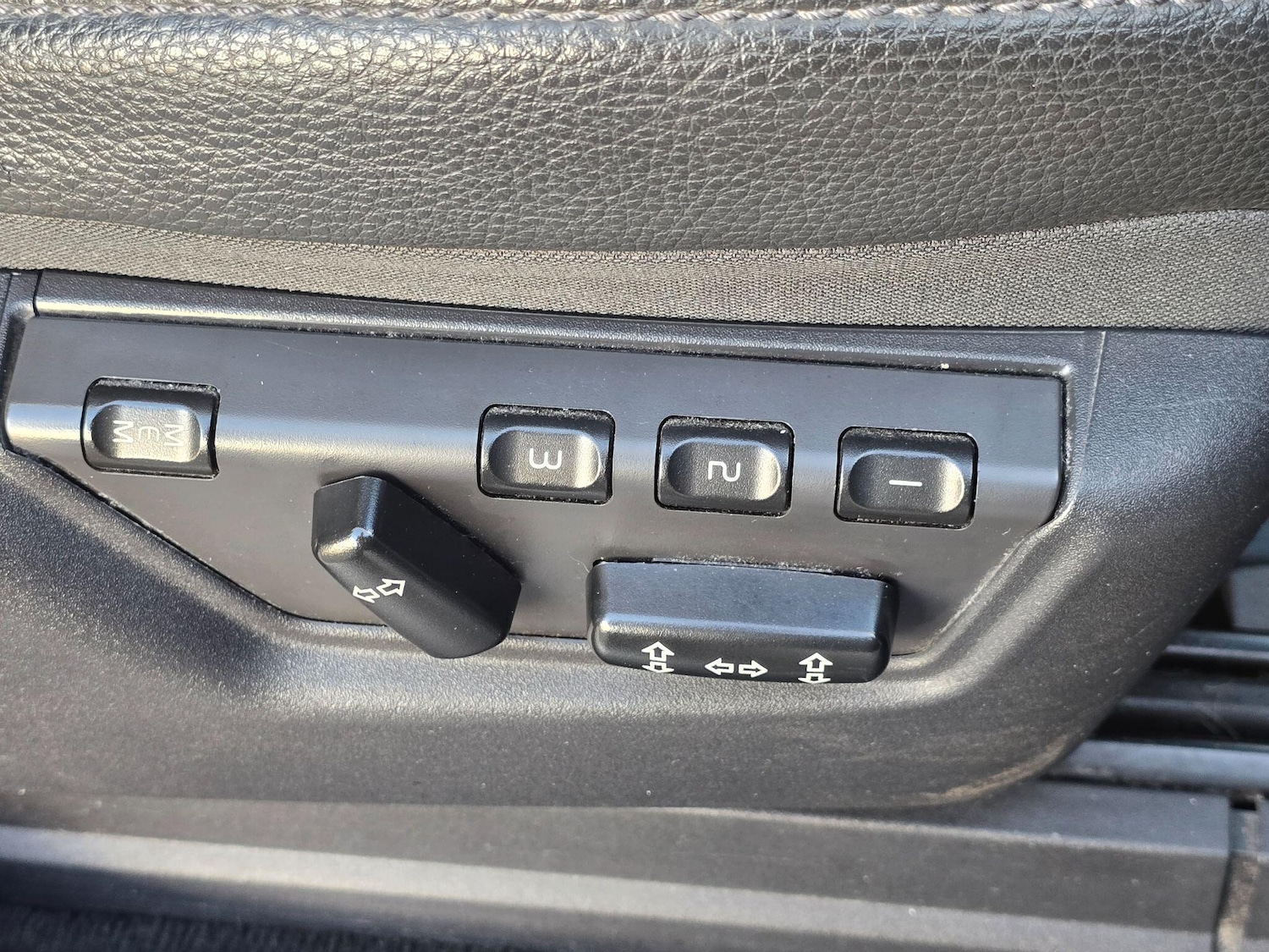 Used Volvo XC90 2014 for sale - 77305220: Photo 36