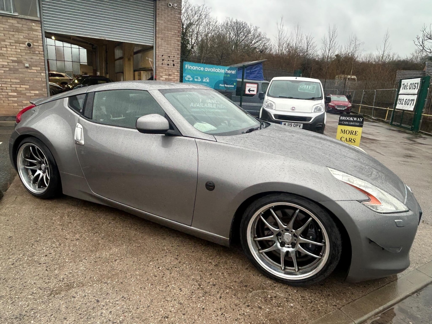 Used Nissan 370 Z 2011 for sale - 77468069: Photo 2