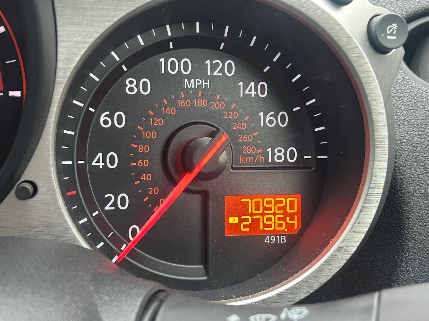 Used Nissan 370 Z 2011 for sale - 77468069: Photo 9