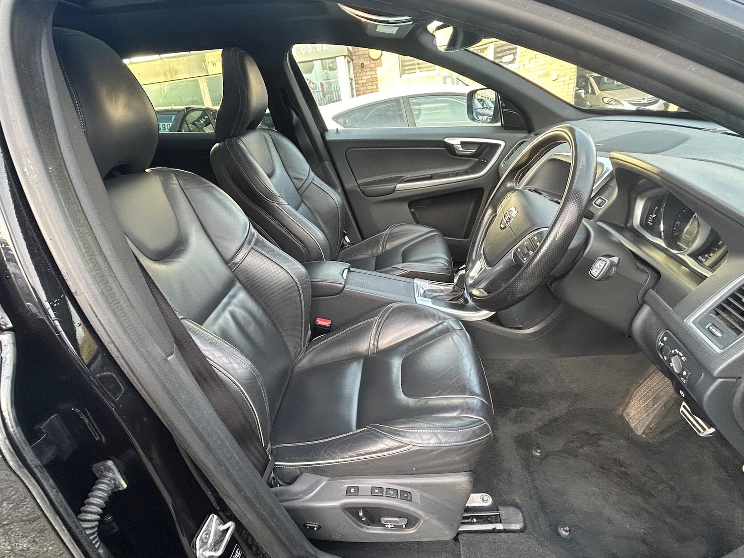 Used Volvo XC60 2017 for sale - 76360073: Photo 13