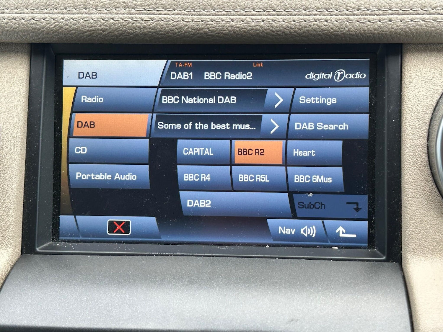 Used Land Rover Discovery 2010 for sale - 76913439: Photo 17