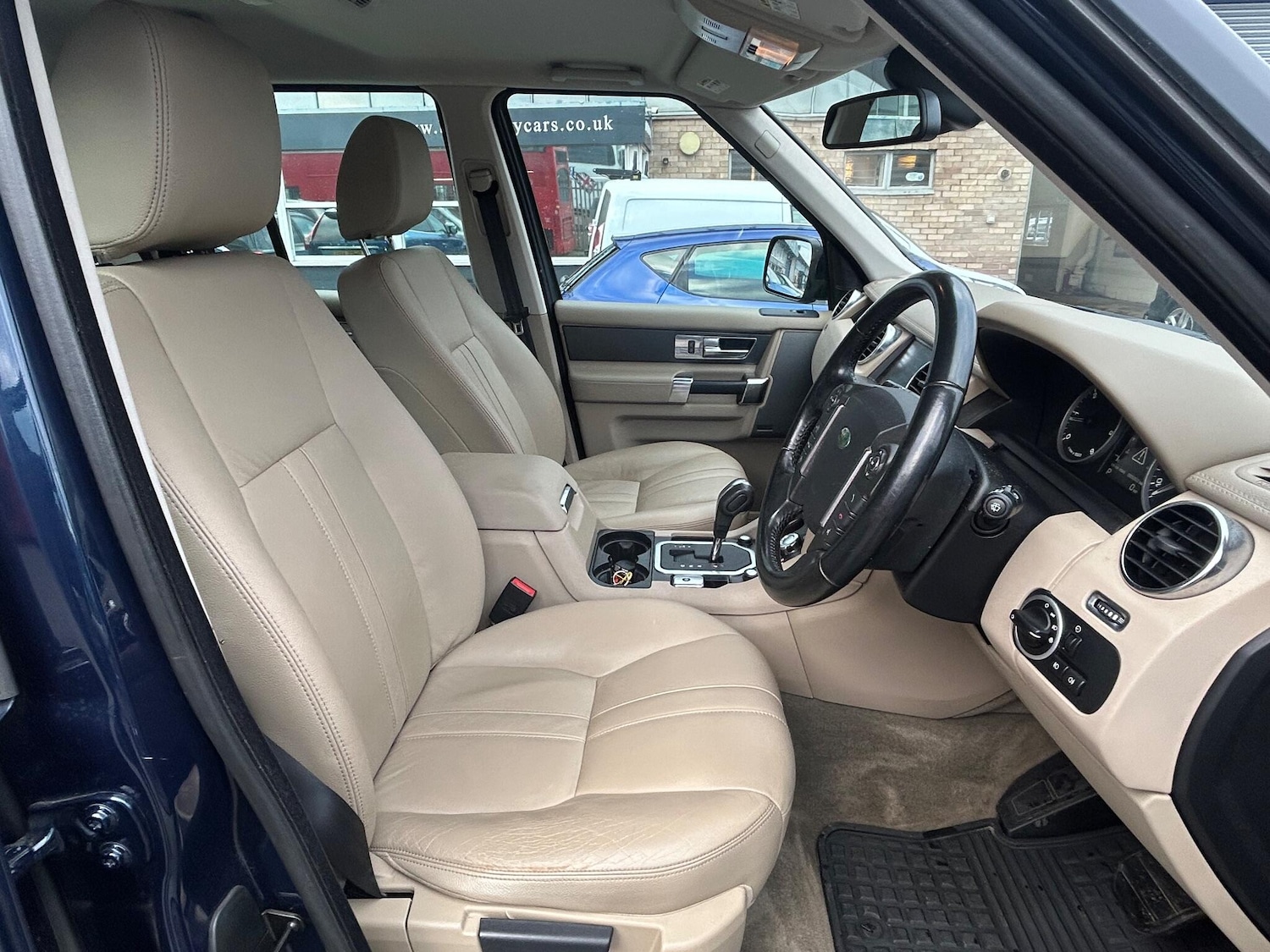 Used Land Rover Discovery 2010 for sale - 76913439: Photo 8