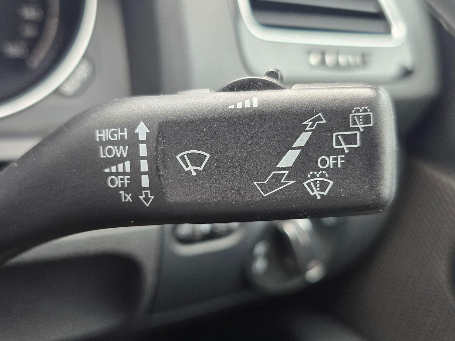 Used Volkswagen Scirocco 2017 for sale - 77723177: Photo 30