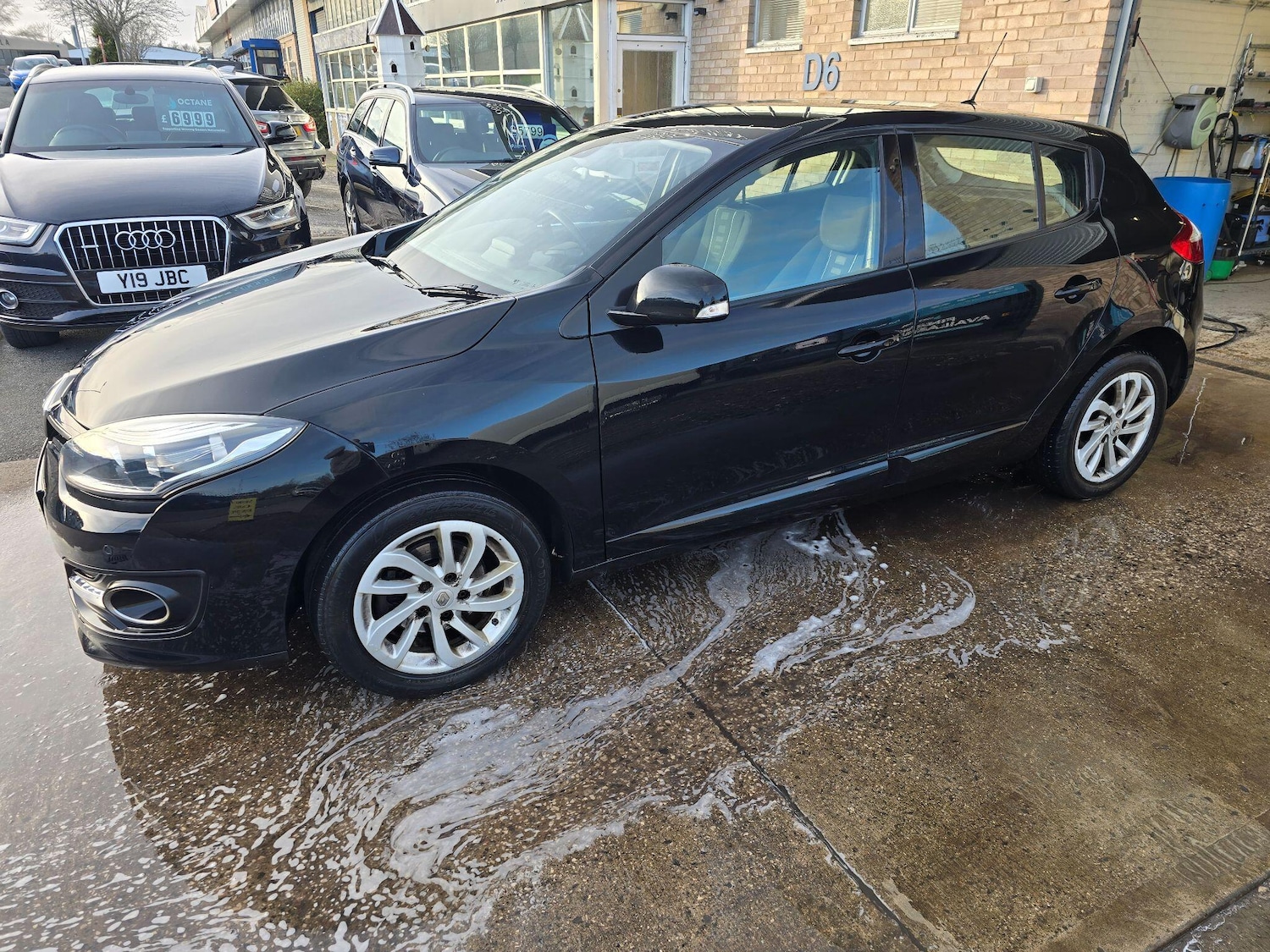 Used Renault Megane 2014 for sale - 77838864: Photo 2