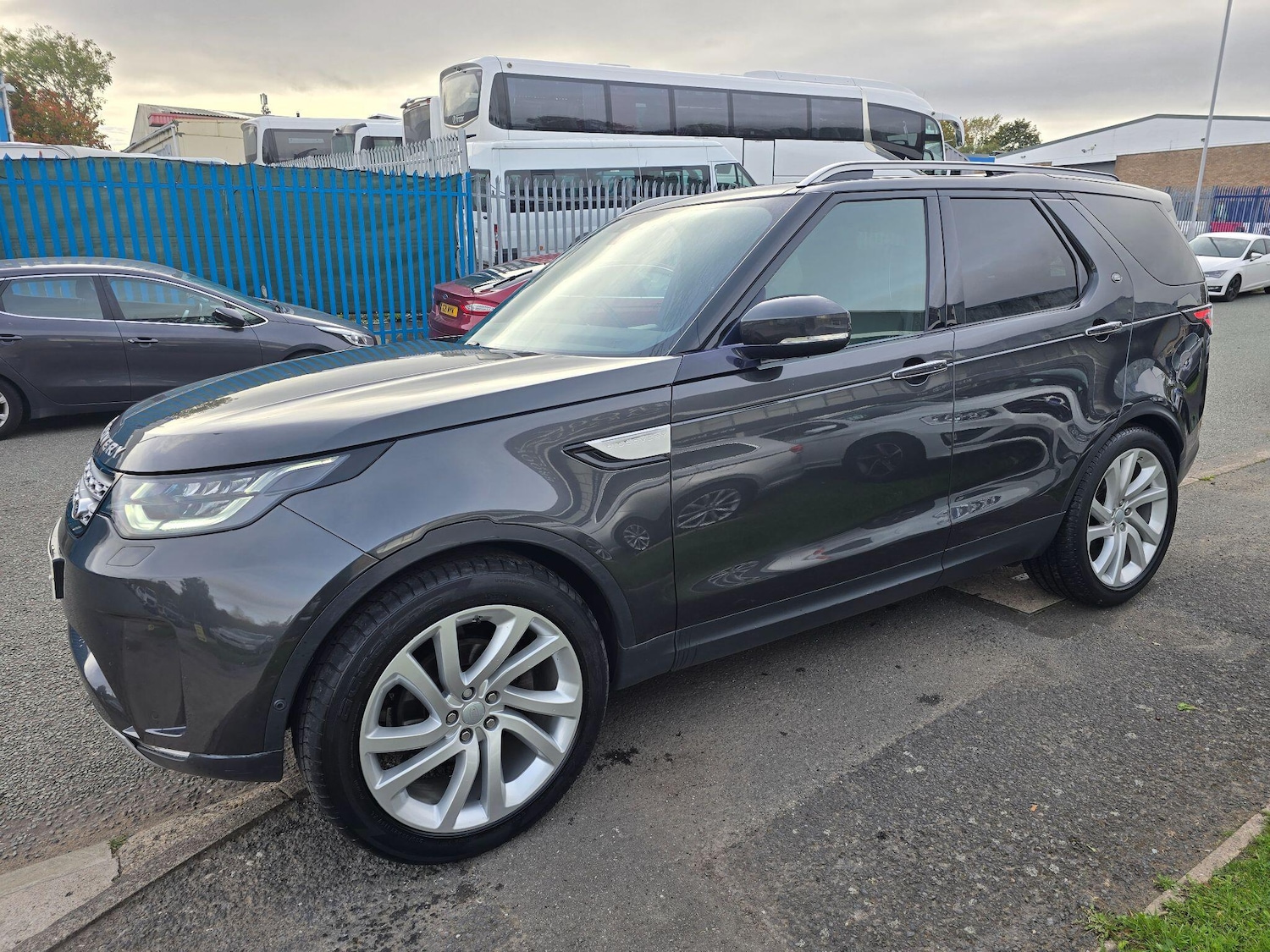 Used Land Rover Discovery 2019 for sale - 76214244: Photo 3
