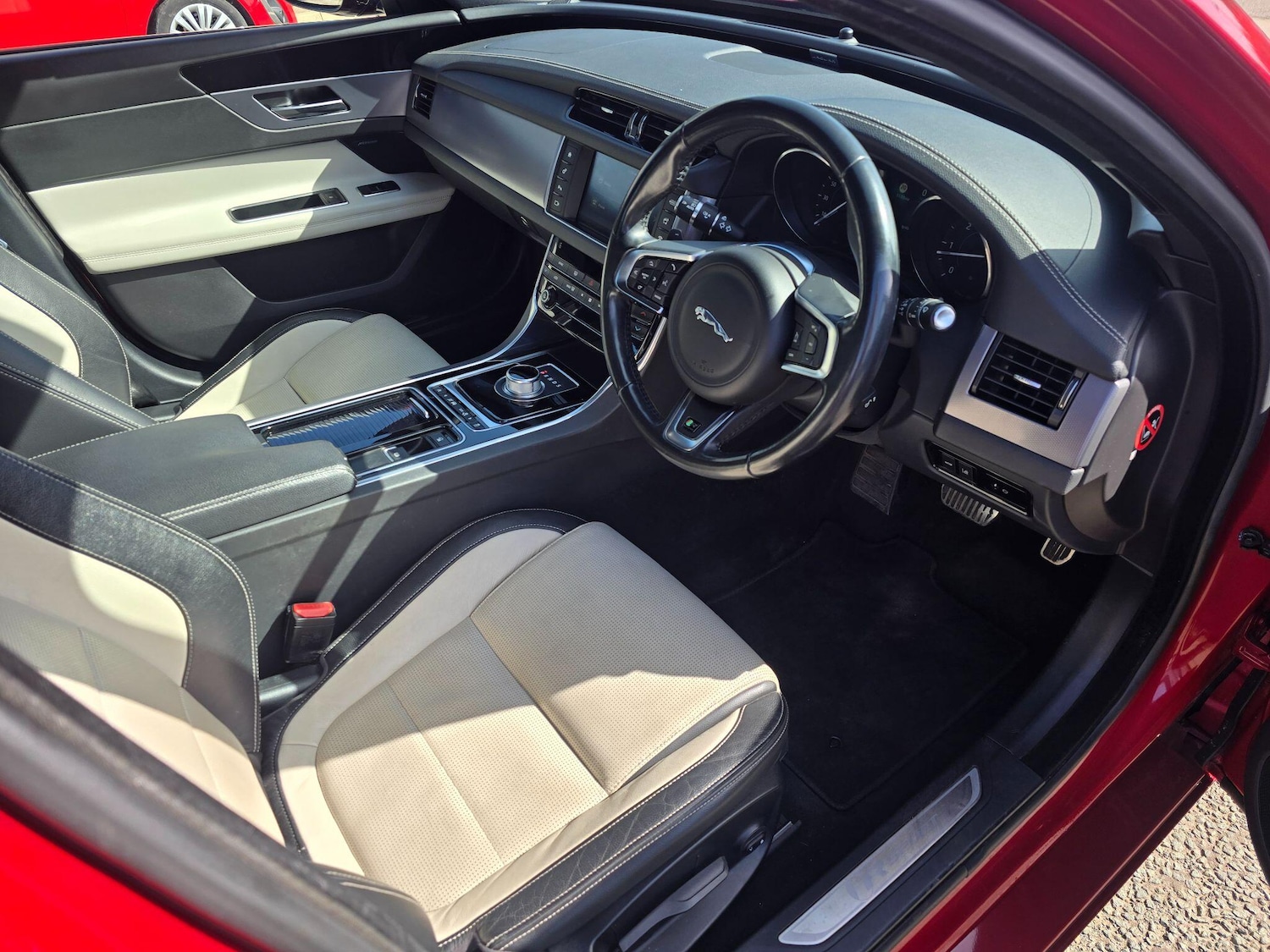 Used Jaguar XF 2016 for sale - 78071855: Photo 10