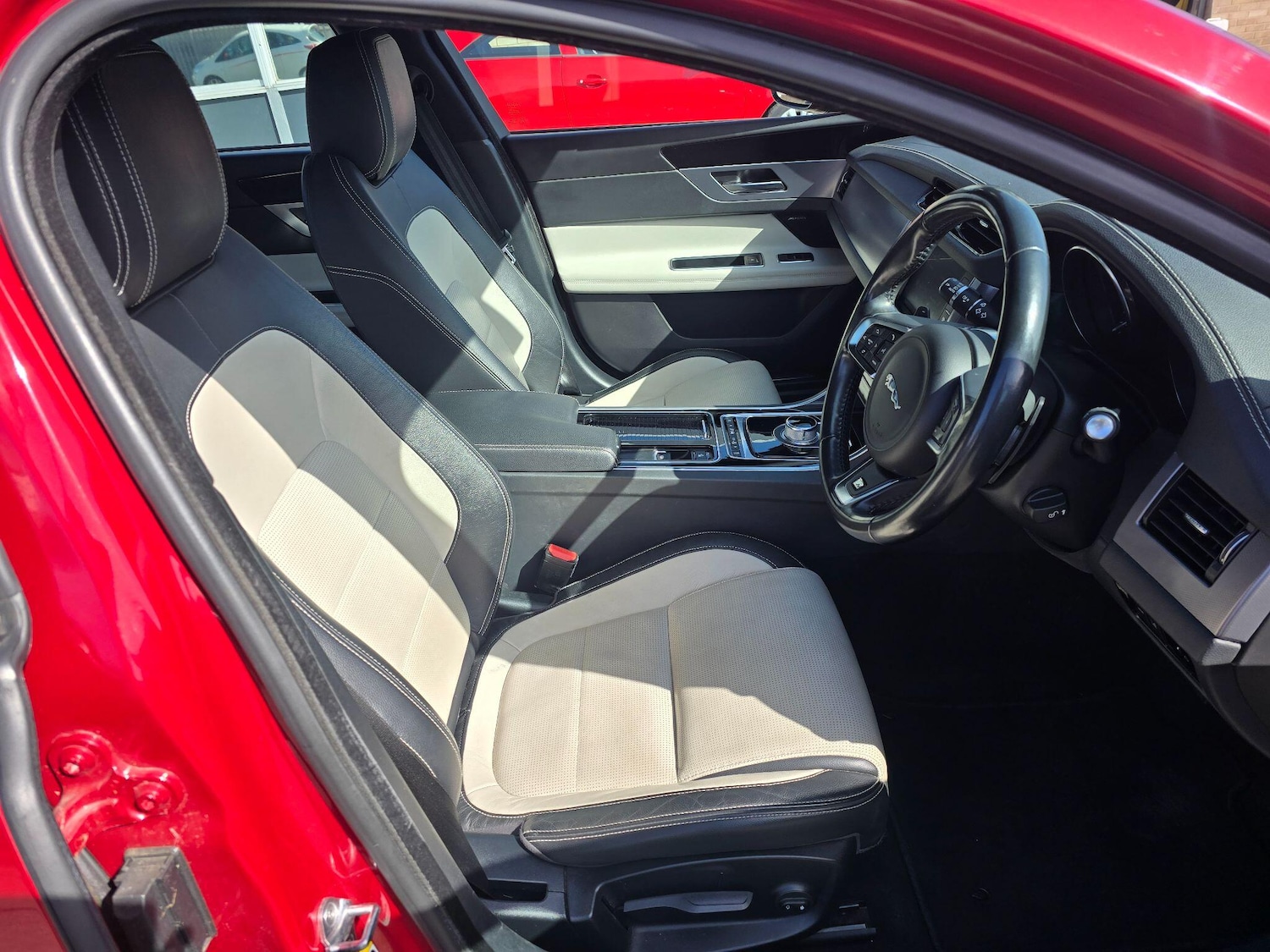 Used Jaguar XF 2016 for sale - 78071855: Photo 11