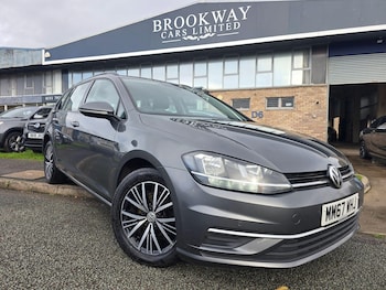 Used Volkswagen Golf 2018 for sale - 76432393: Photo