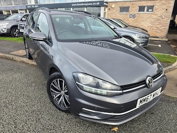 Used Volkswagen Golf 2018 for sale - 76432393: Photo
