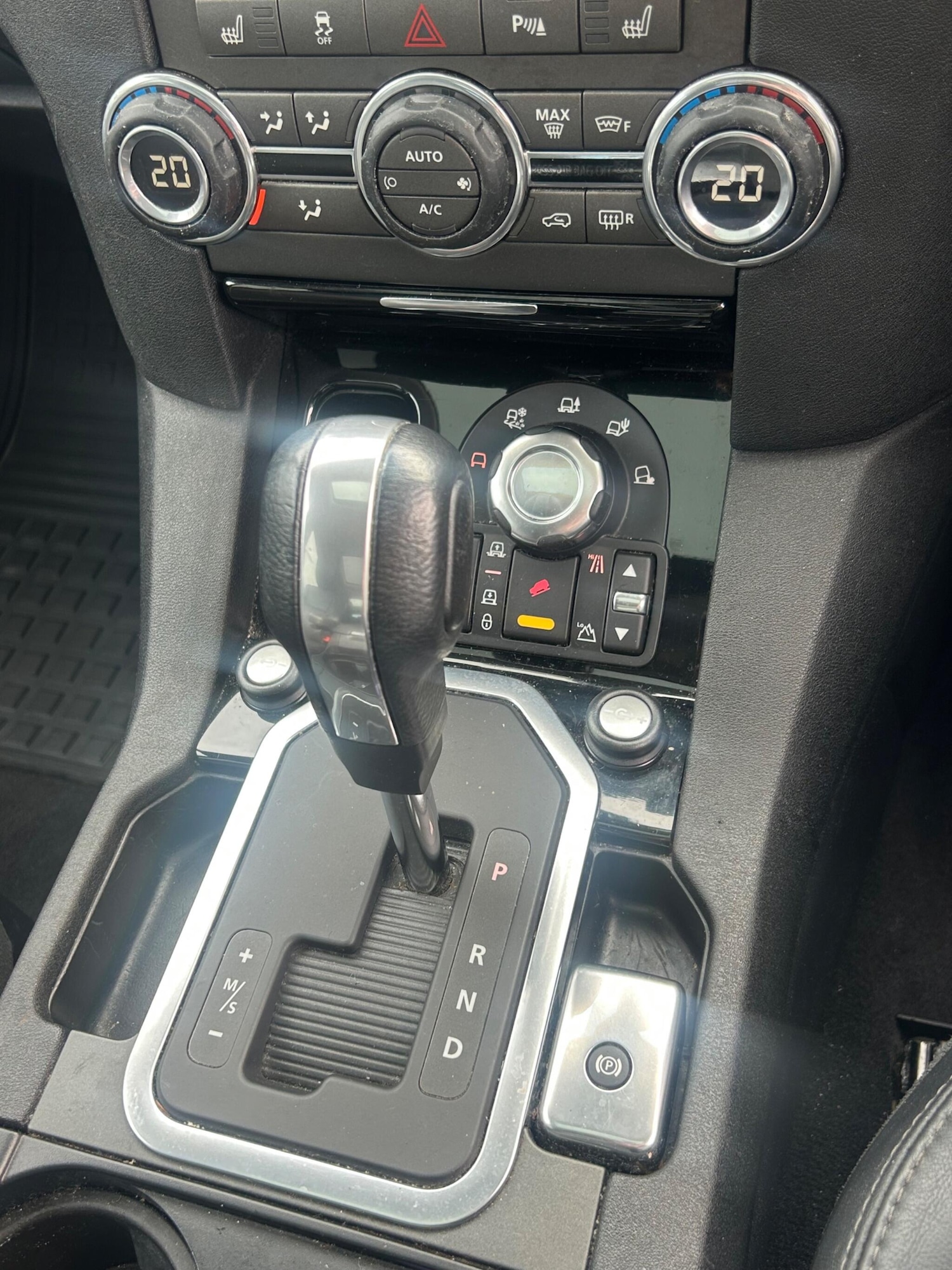 Used Land Rover Discovery 4 for sale - 77925632: Photo 15