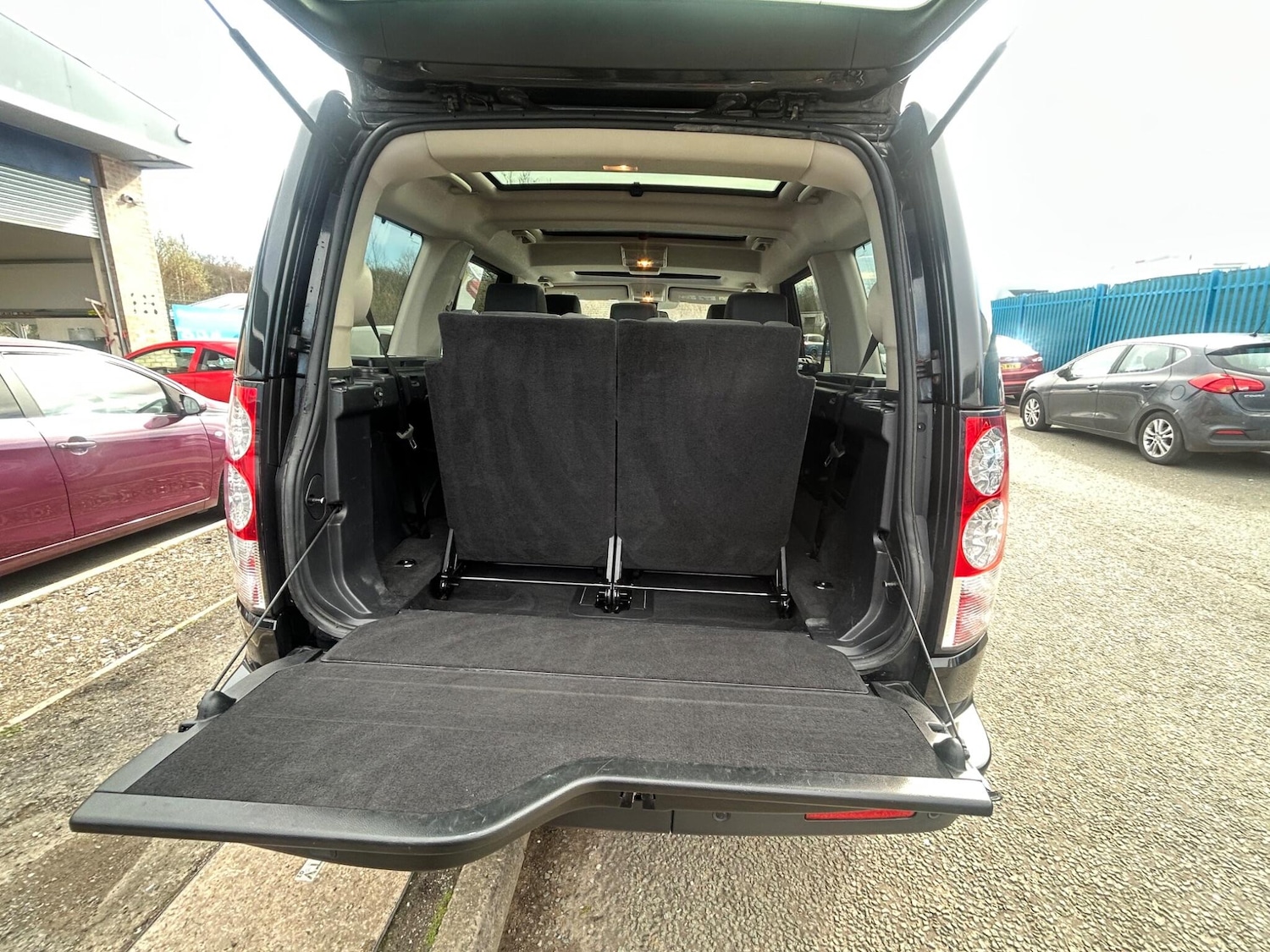 Used Land Rover Discovery 4 for sale - 77925632: Photo 18