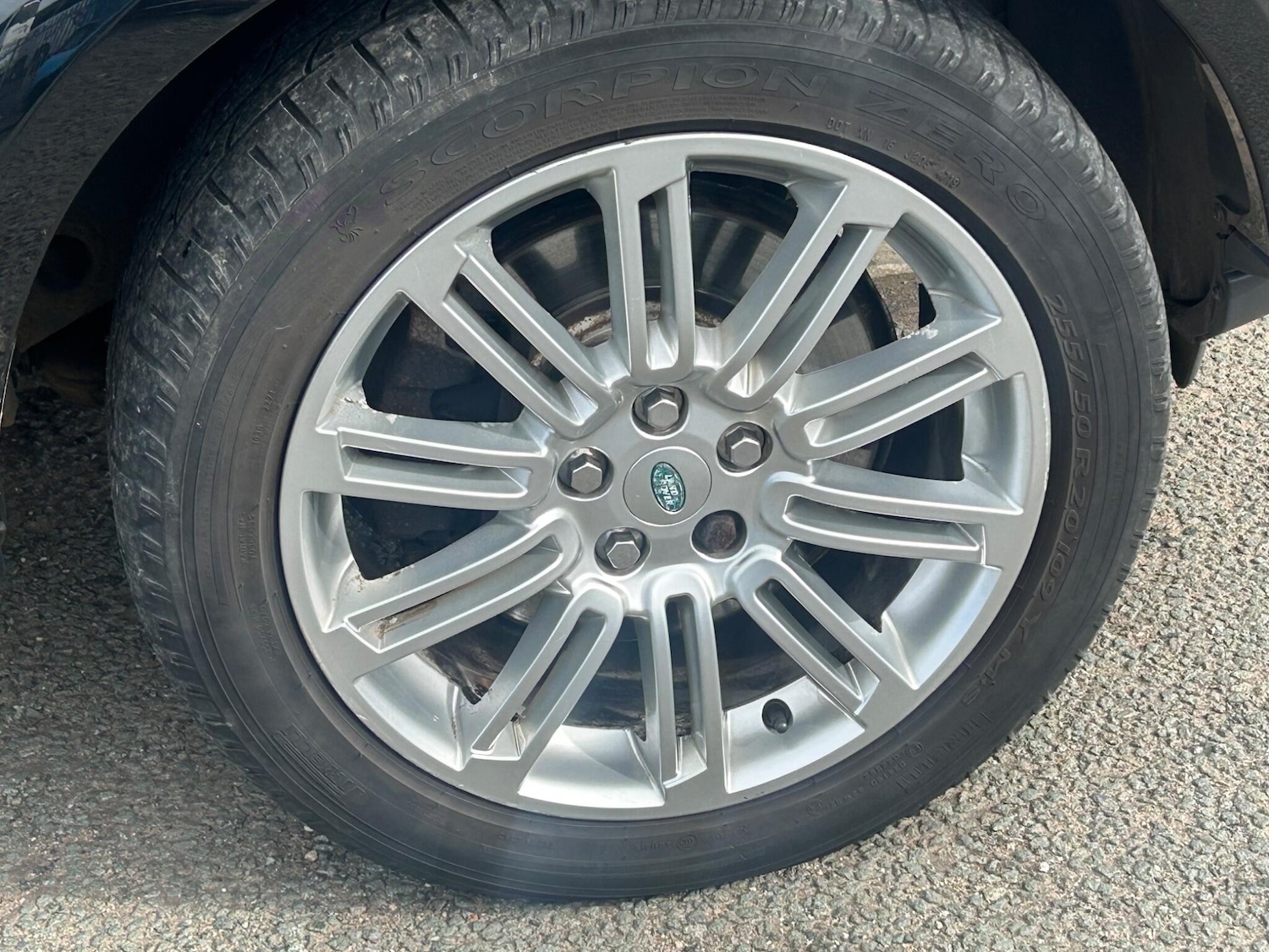 Used Land Rover Discovery 4 for sale - 77925632: Photo 25