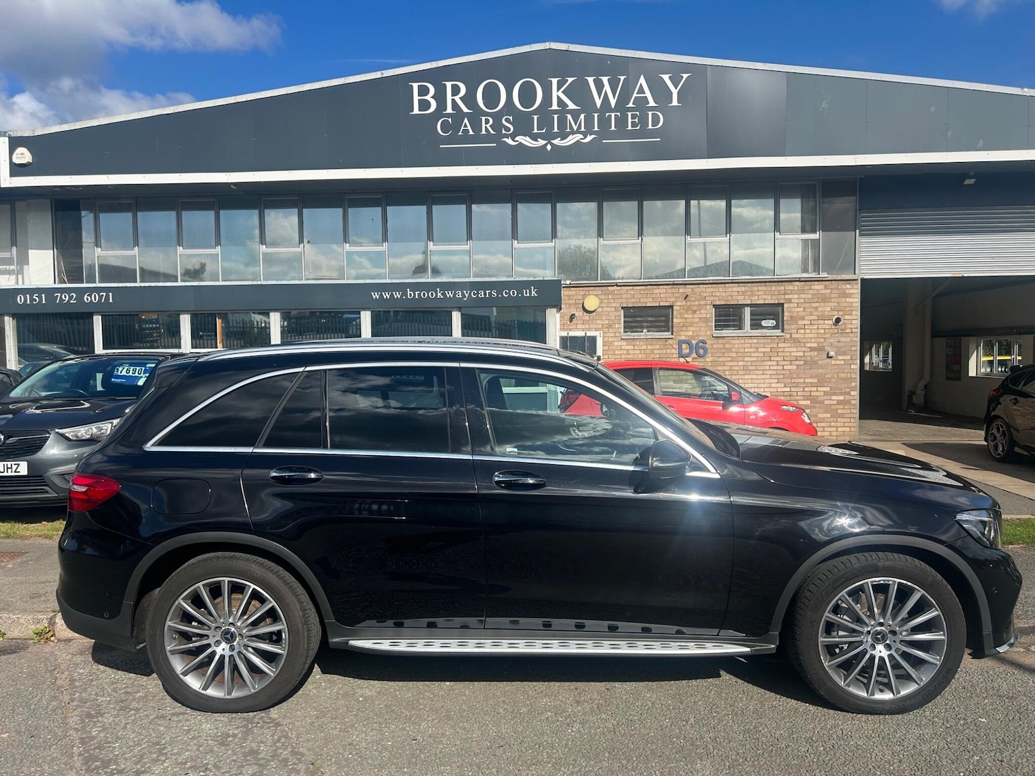 Used Mercedes-Benz GLC 2017 for sale - 76138184: Photo 2