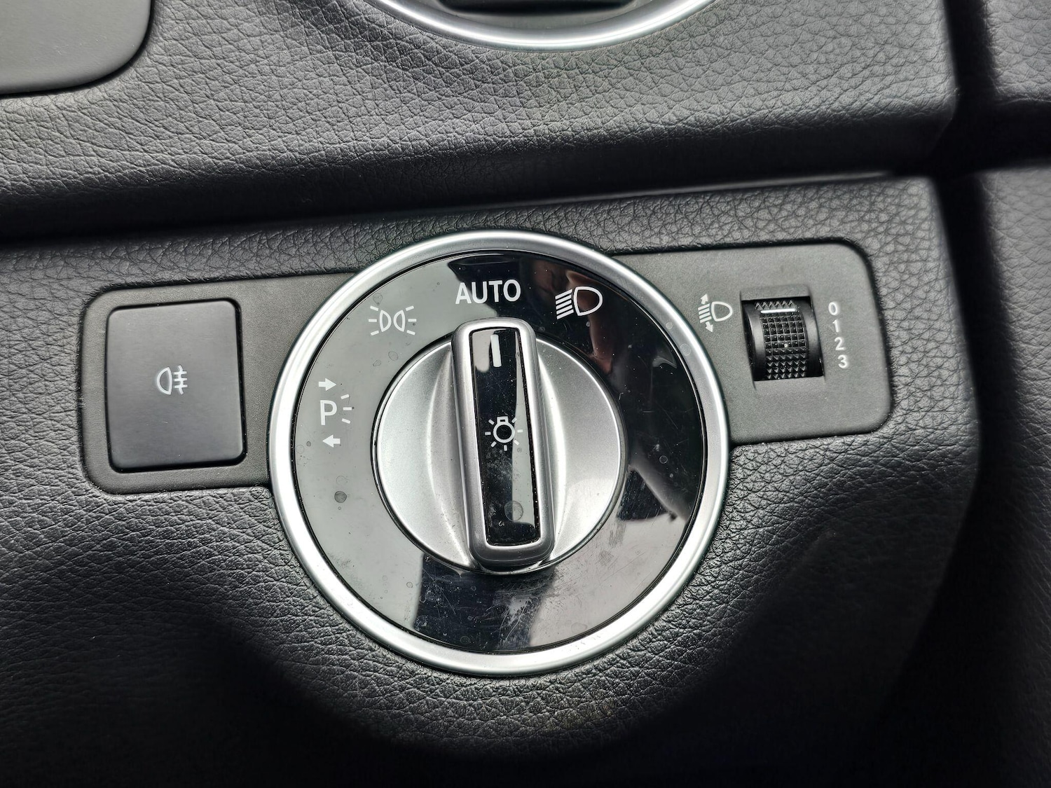 Used Mercedes-Benz C Class 2014 for sale - 77586123: Photo 31